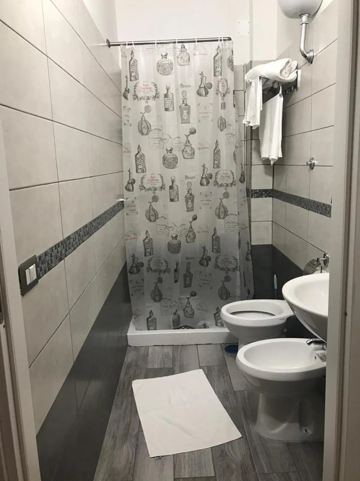 Shower in La casetta di Ester