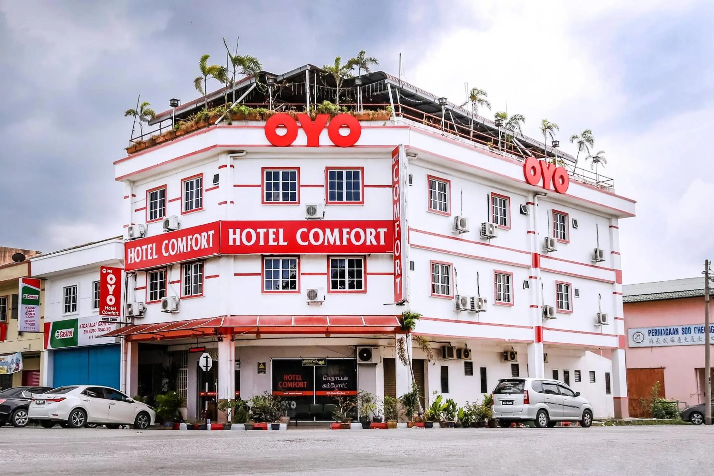 Facade/entrance in Hotel O Comfort Facade/entrance in Hotel O Comfort