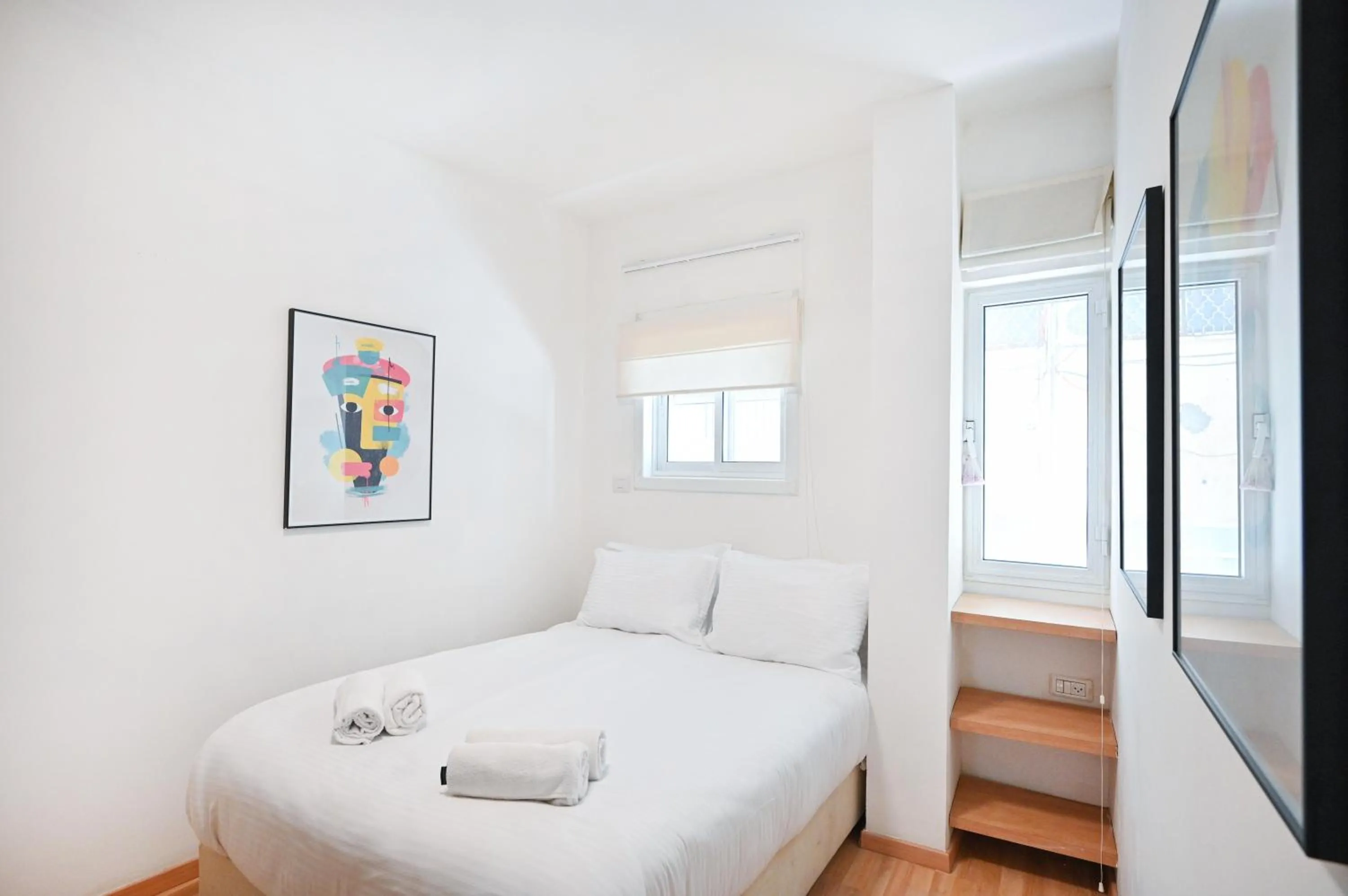 Bed in Cozy 2BR in Ben Gurion blvd by HolyGuest