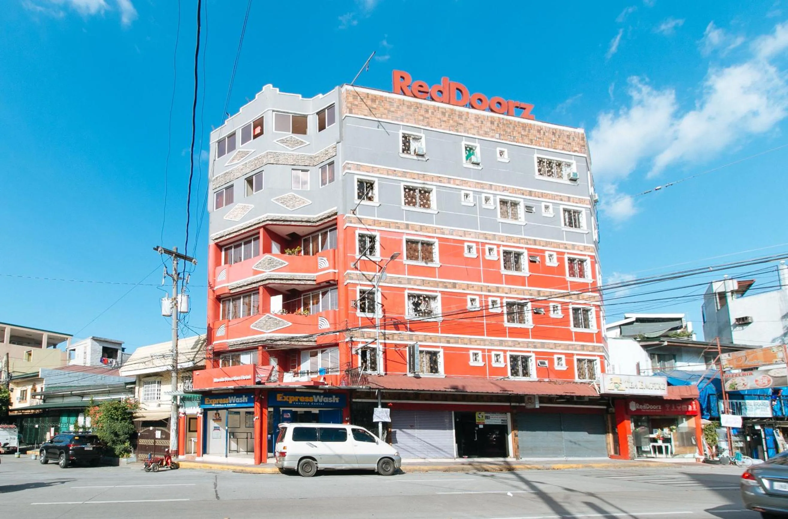 Property building in RedDoorz at Manila Venetian Hotel