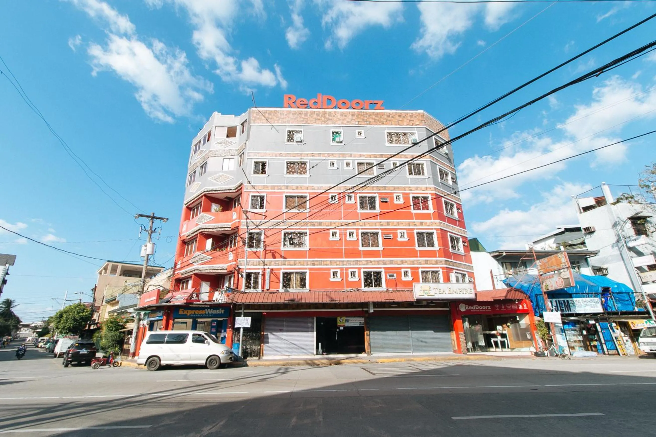 Property building in RedDoorz at Manila Venetian Hotel