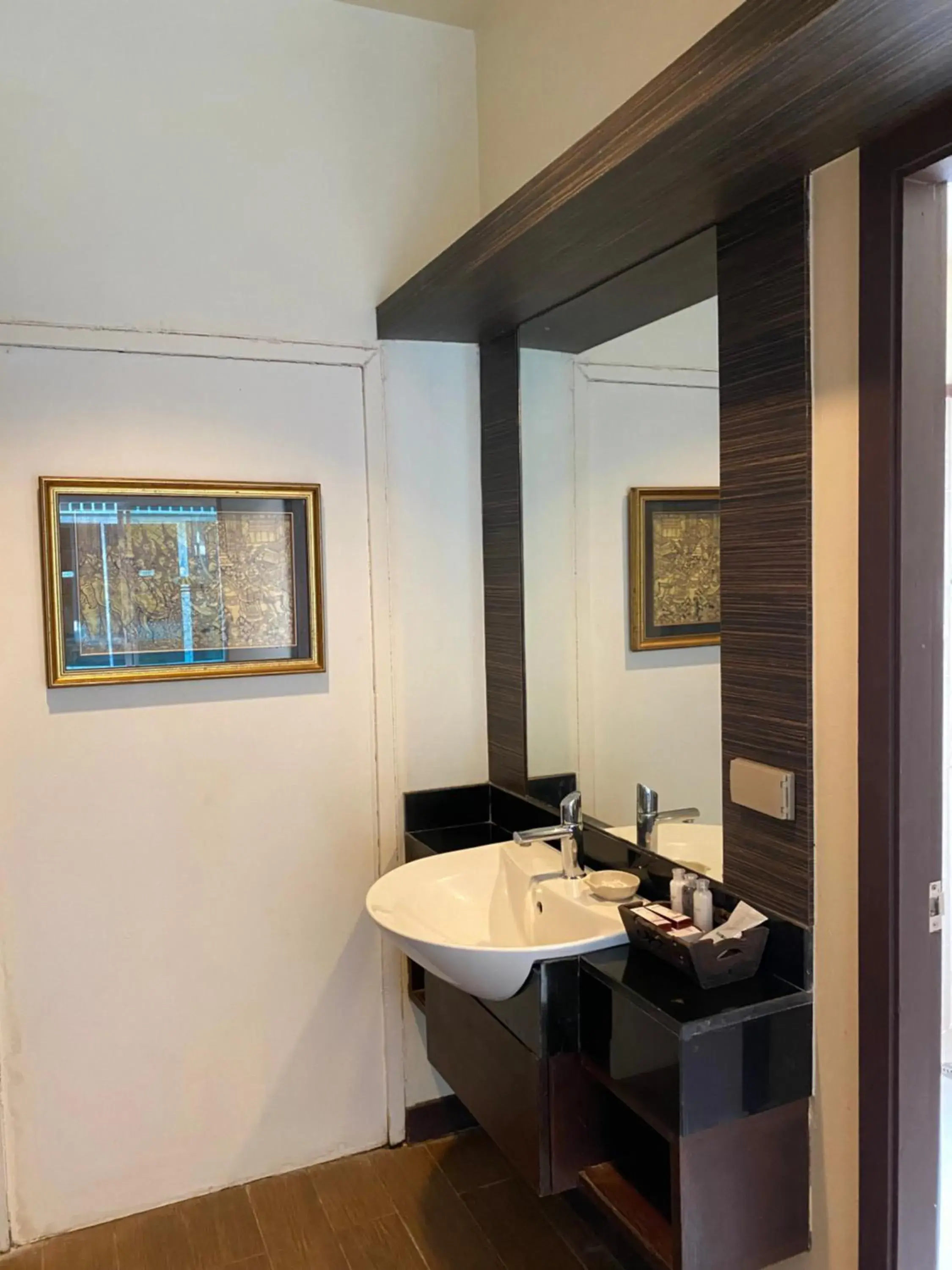 Bathroom in Al's Resort Bathroom in Al's Resort