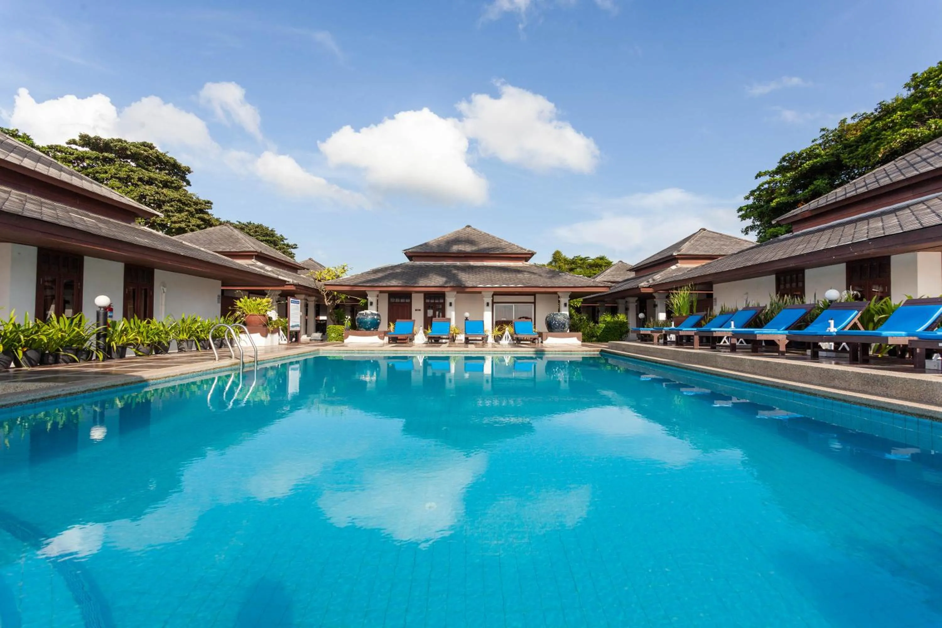 Swimming pool in Al's Resort