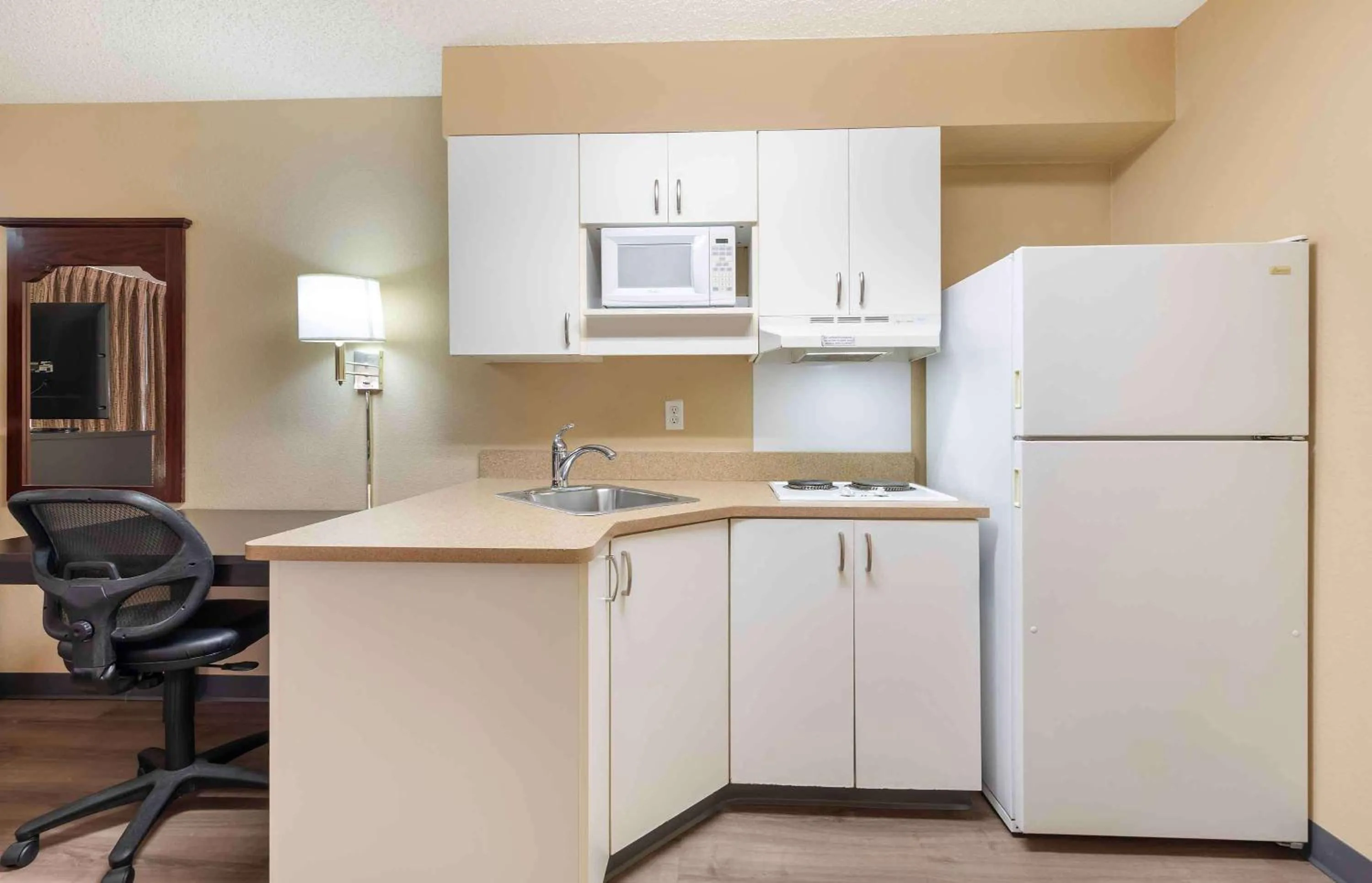 Bedroom in Extended Stay America Suites - Fresno - North