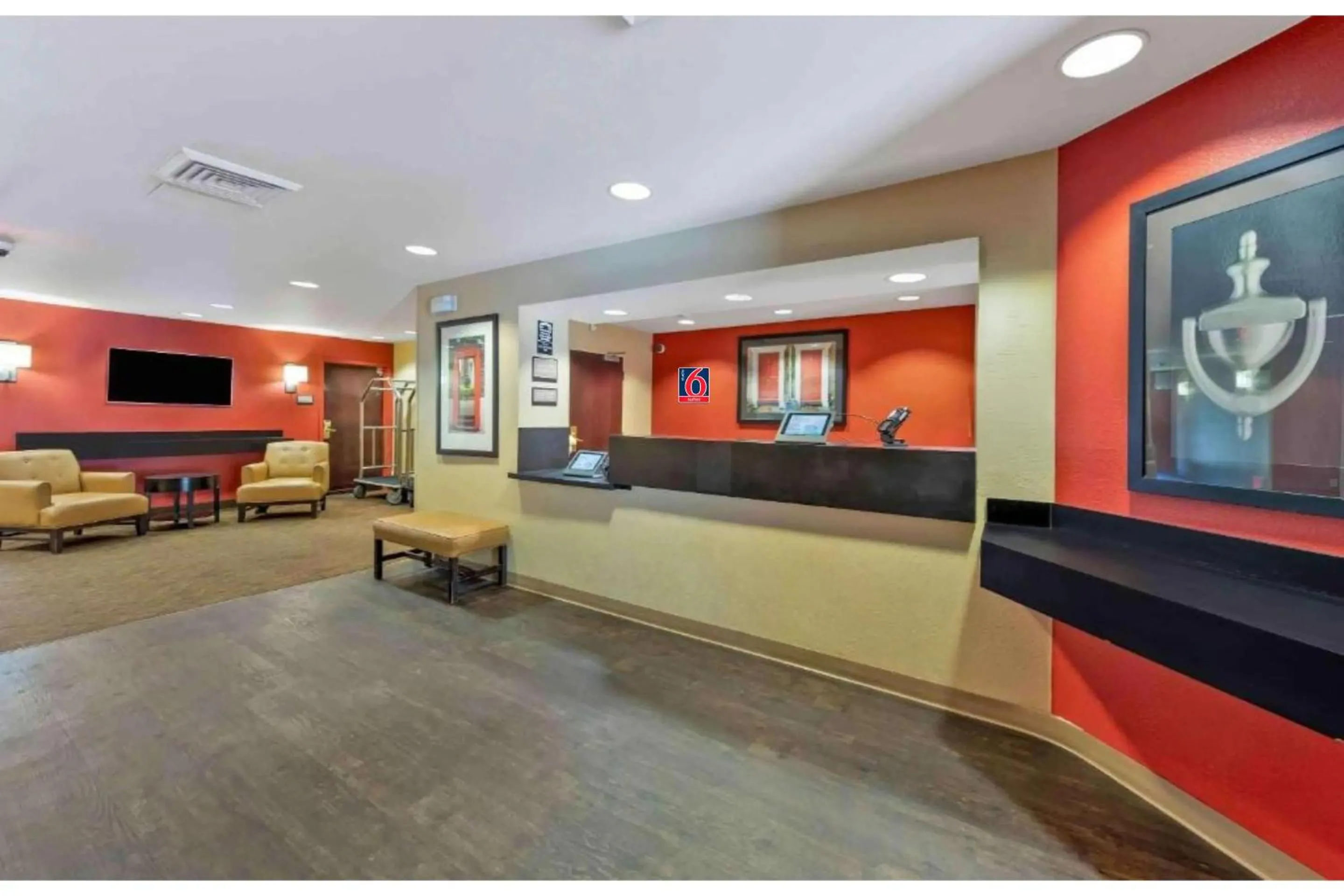 Lobby or reception in Studio 6 Suites Fresno North CA