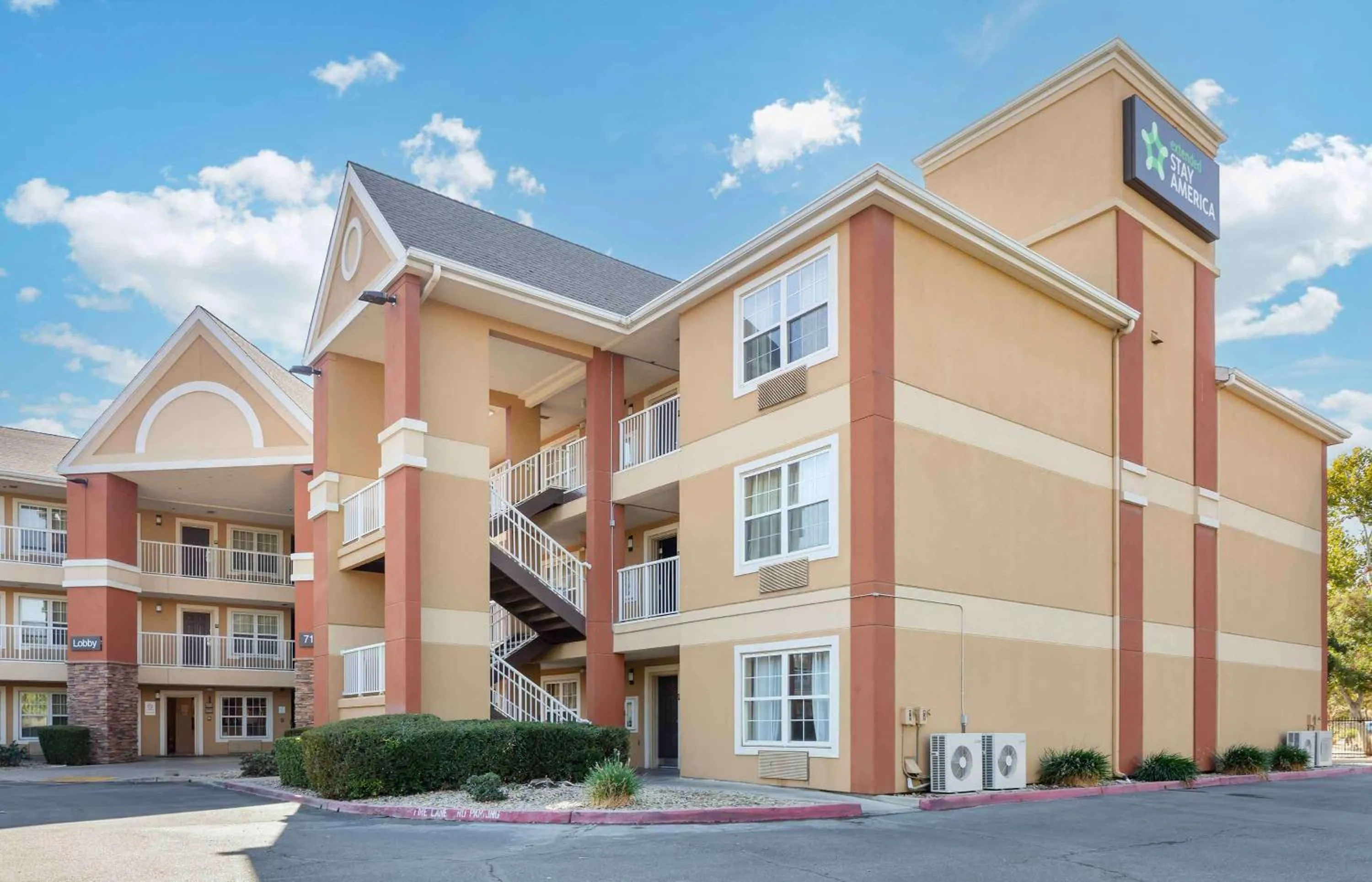Property building in Extended Stay America Suites - Fresno - North