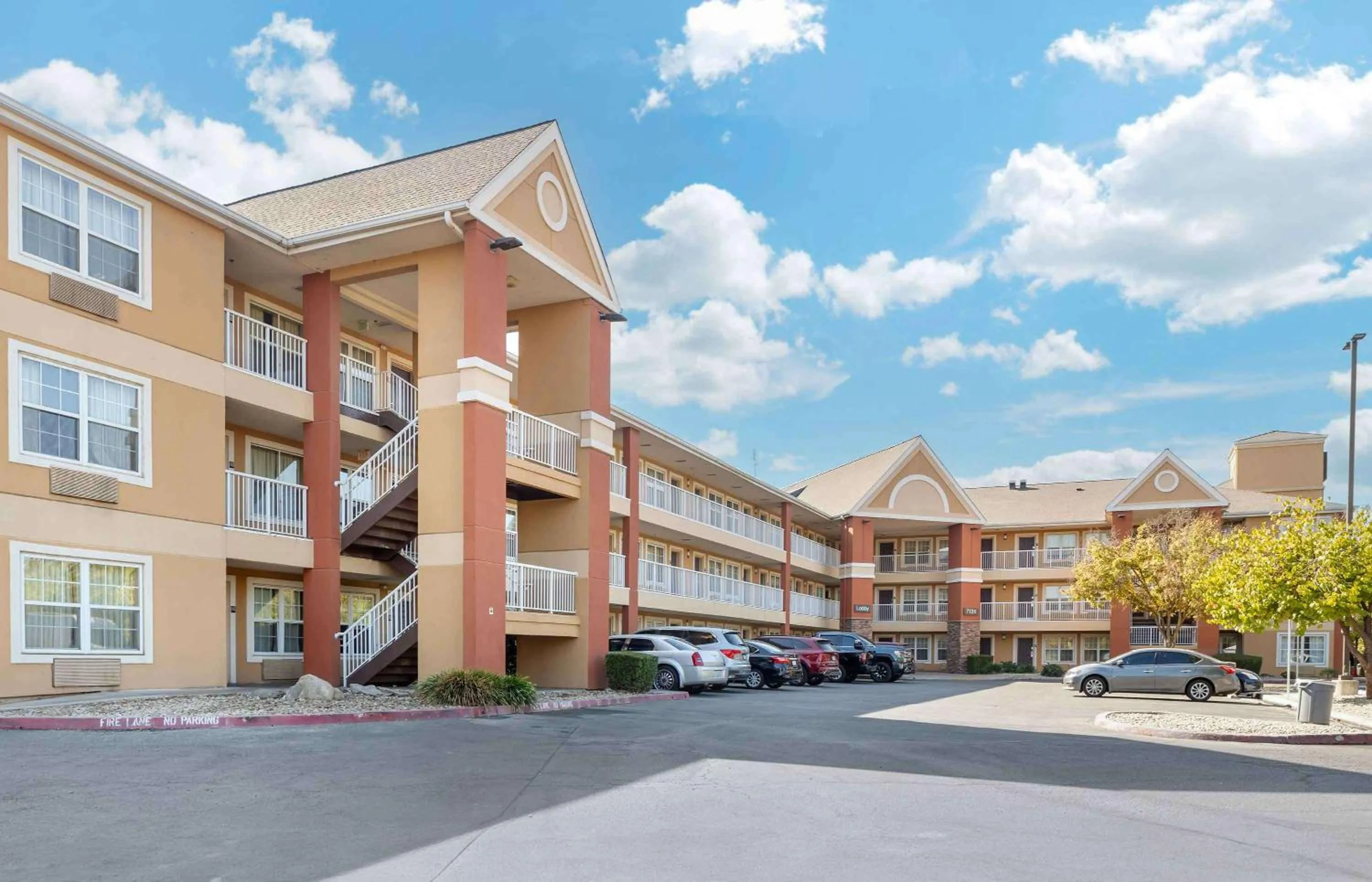 Property building in Extended Stay America Suites - Fresno - North