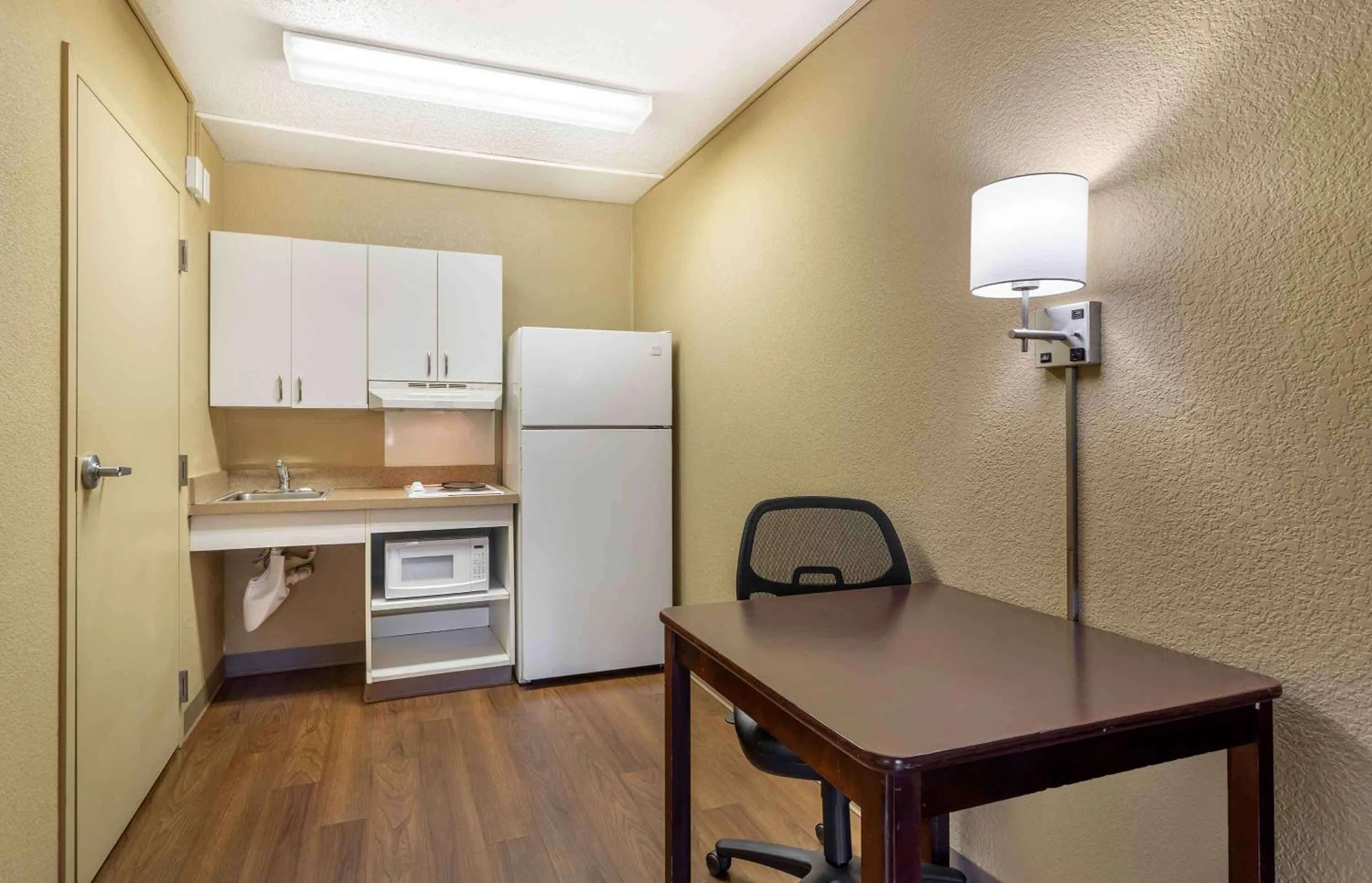 Bedroom in Extended Stay America Suites - Fresno - North