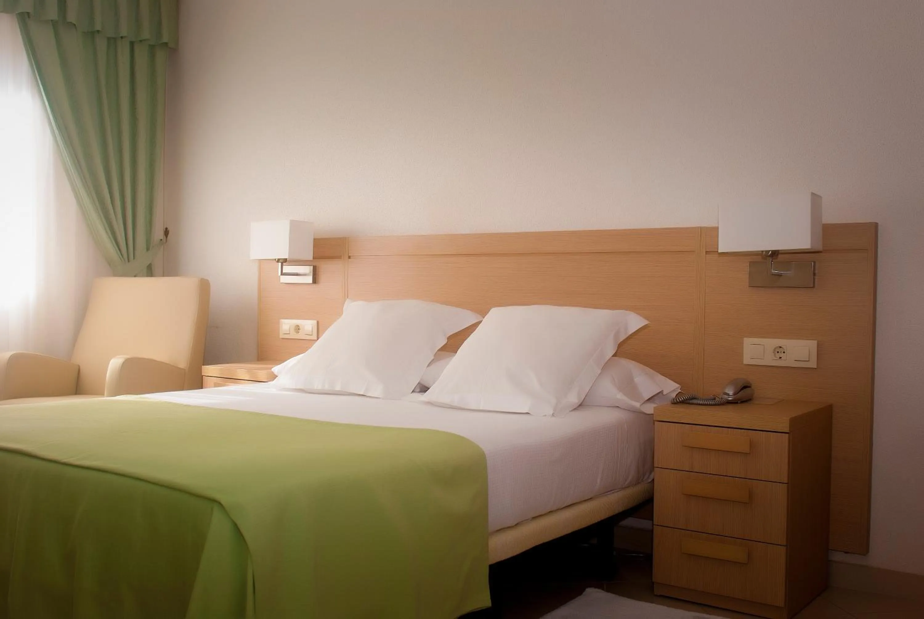 Photo of the whole room in Hotel El Duende