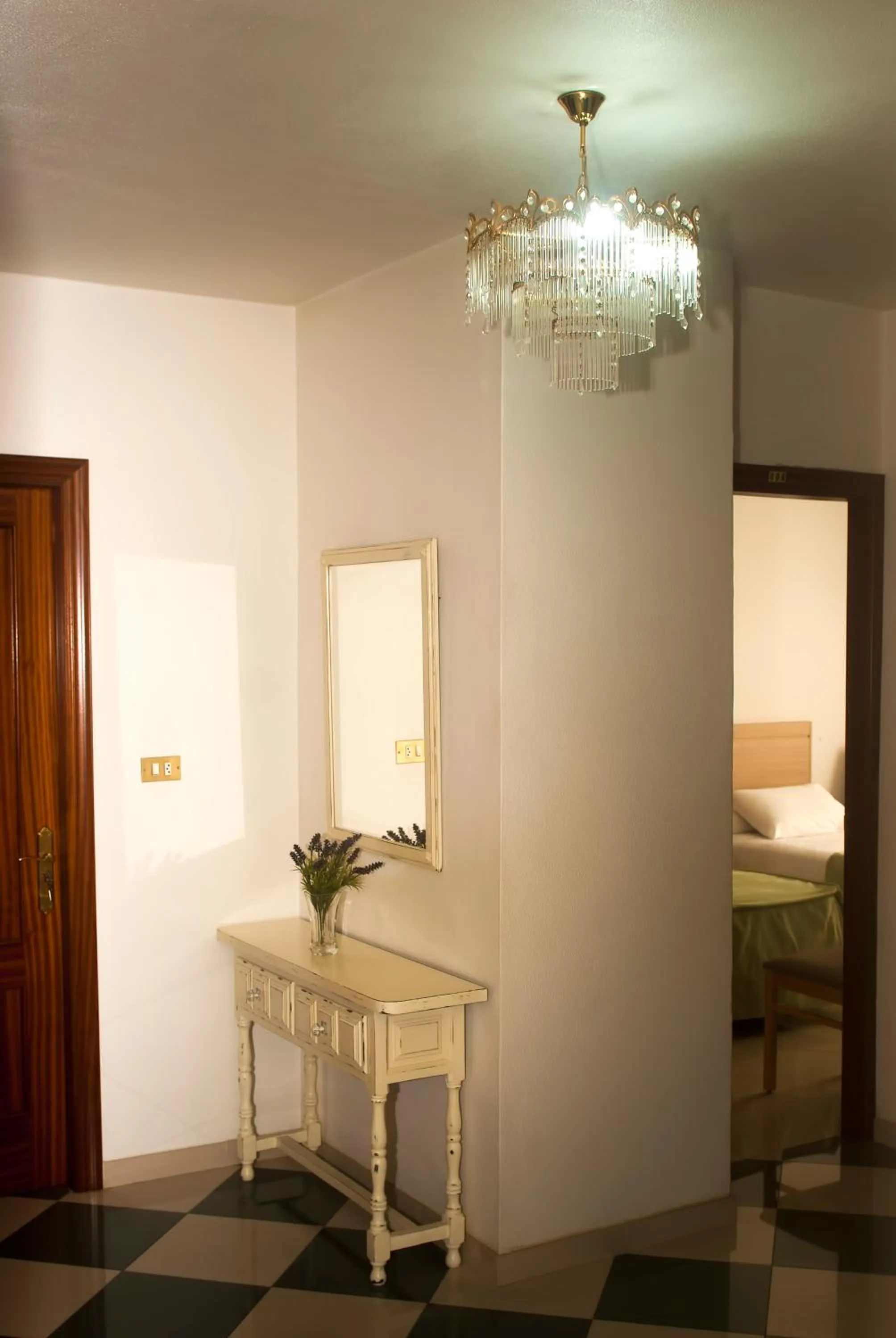 Decorative detail in Hotel El Duende