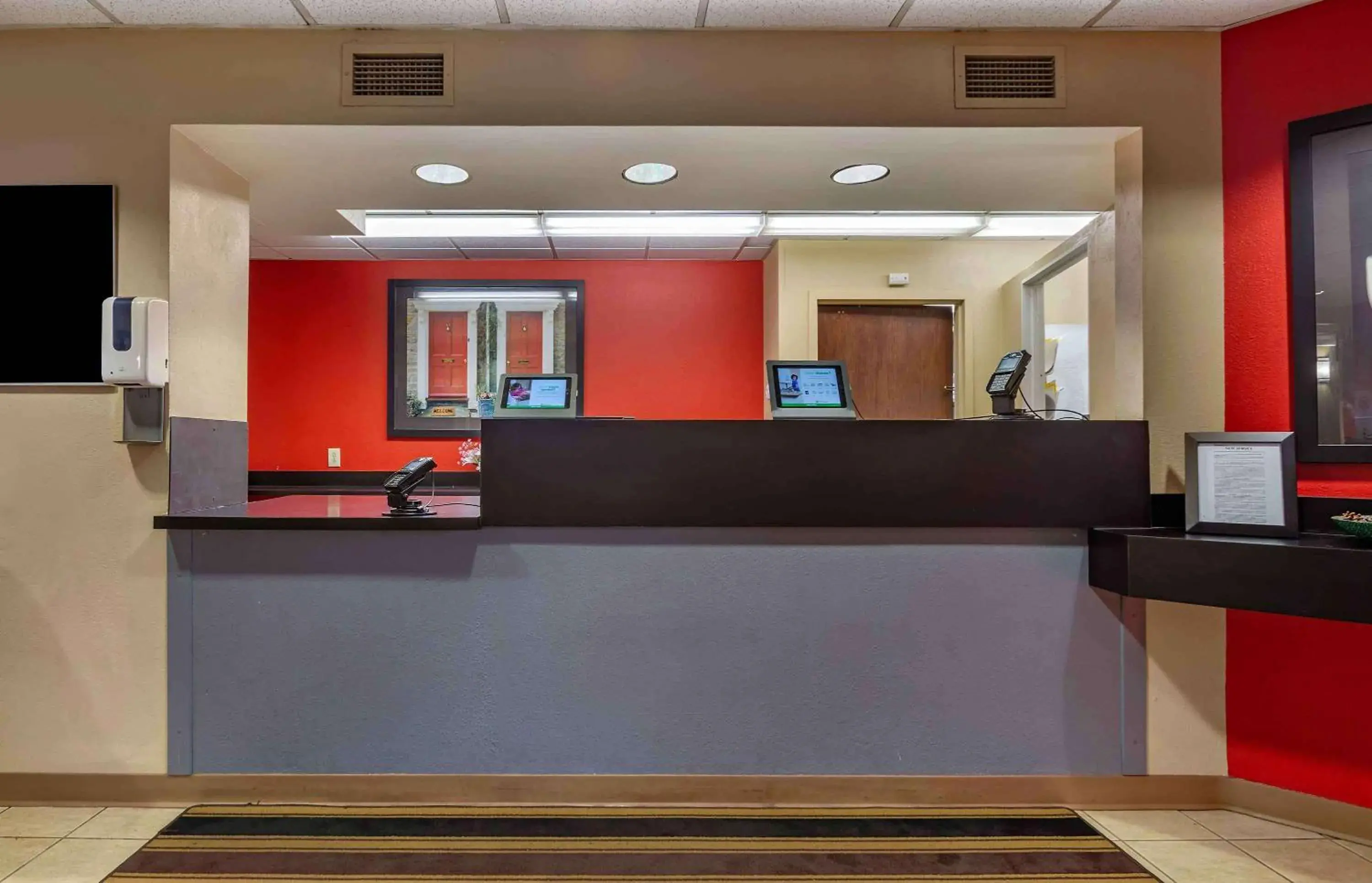 Lobby or reception in Extended Stay America Suites - Edison - Raritan Center Lobby or reception in Extended Stay America Suites - Edison - Raritan Center