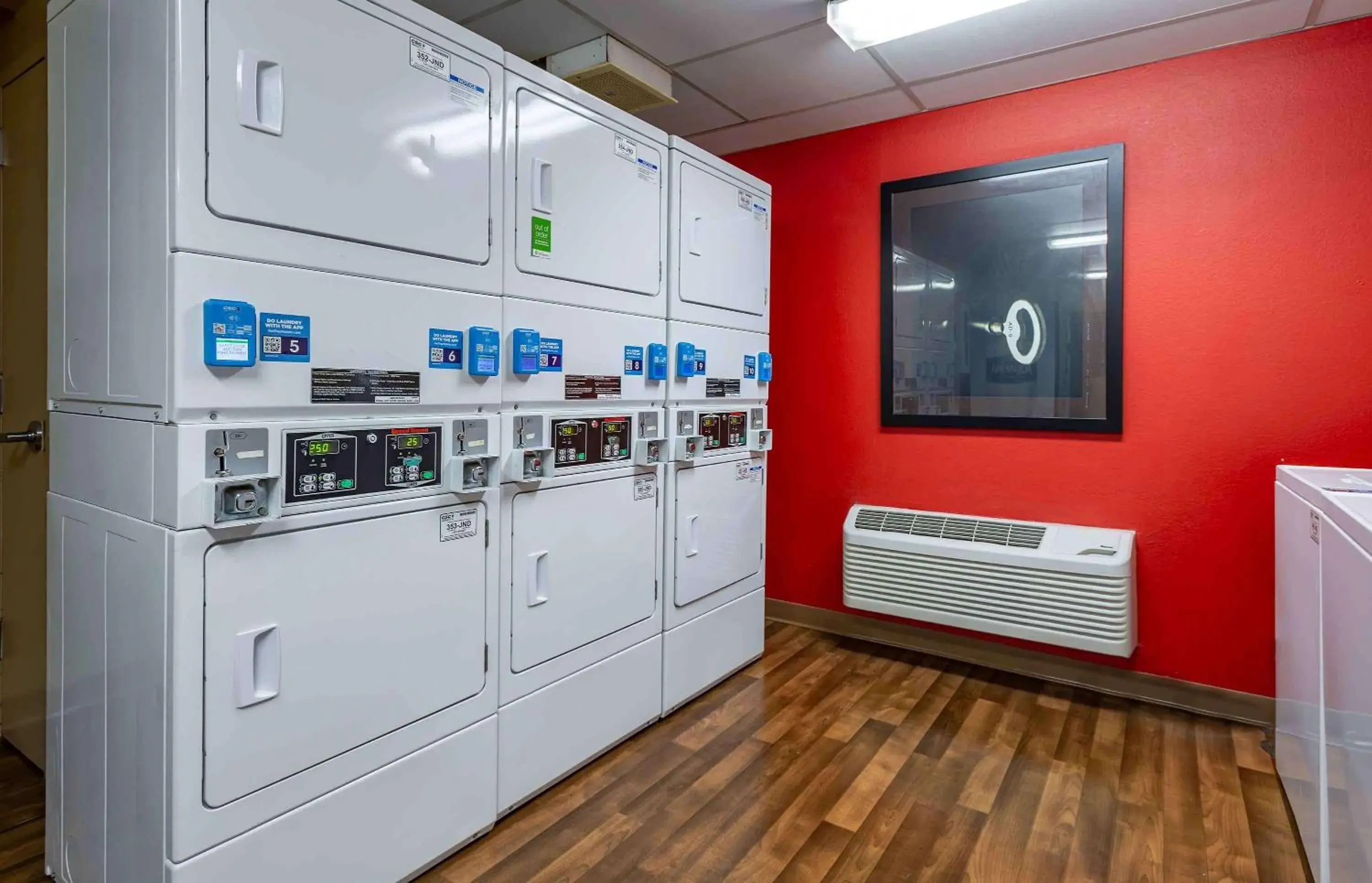 Property building in Extended Stay America Suites - Edison - Raritan Center Property building in Extended Stay America Suites - Edison - Raritan Center