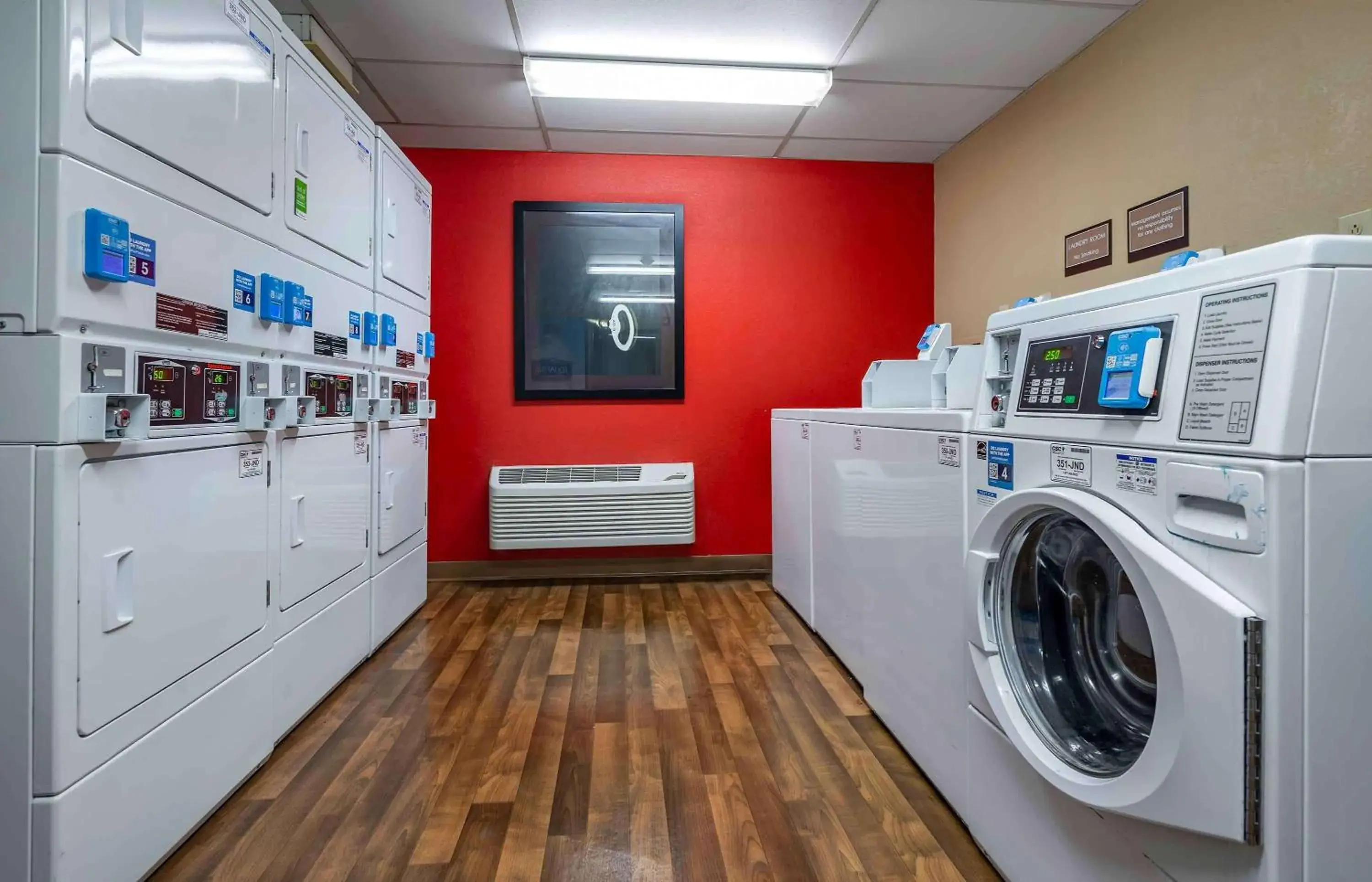 Property building in Extended Stay America Suites - Edison - Raritan Center Property building in Extended Stay America Suites - Edison - Raritan Center