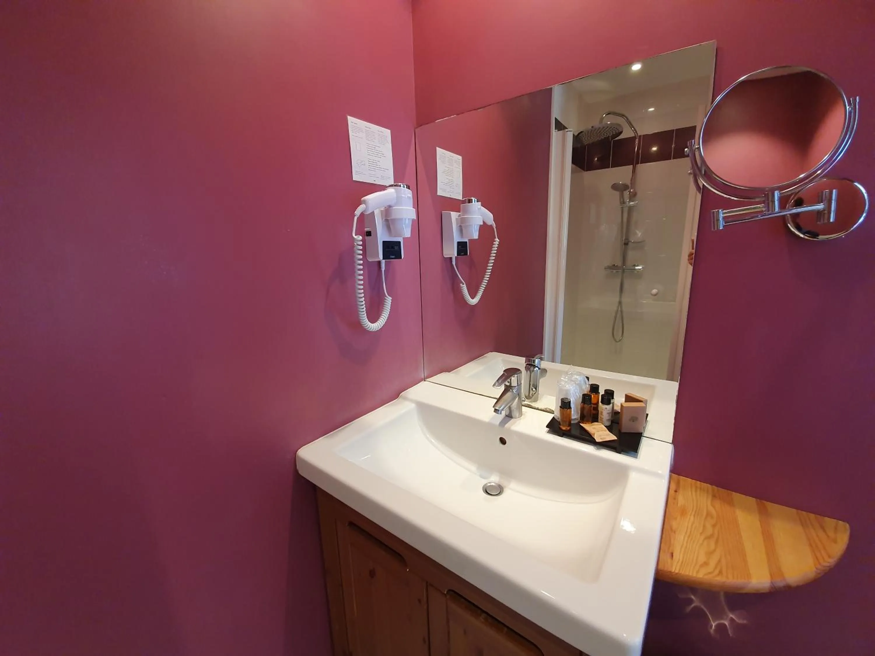 Bathroom in La Fraîchette-Hôtel & Spa