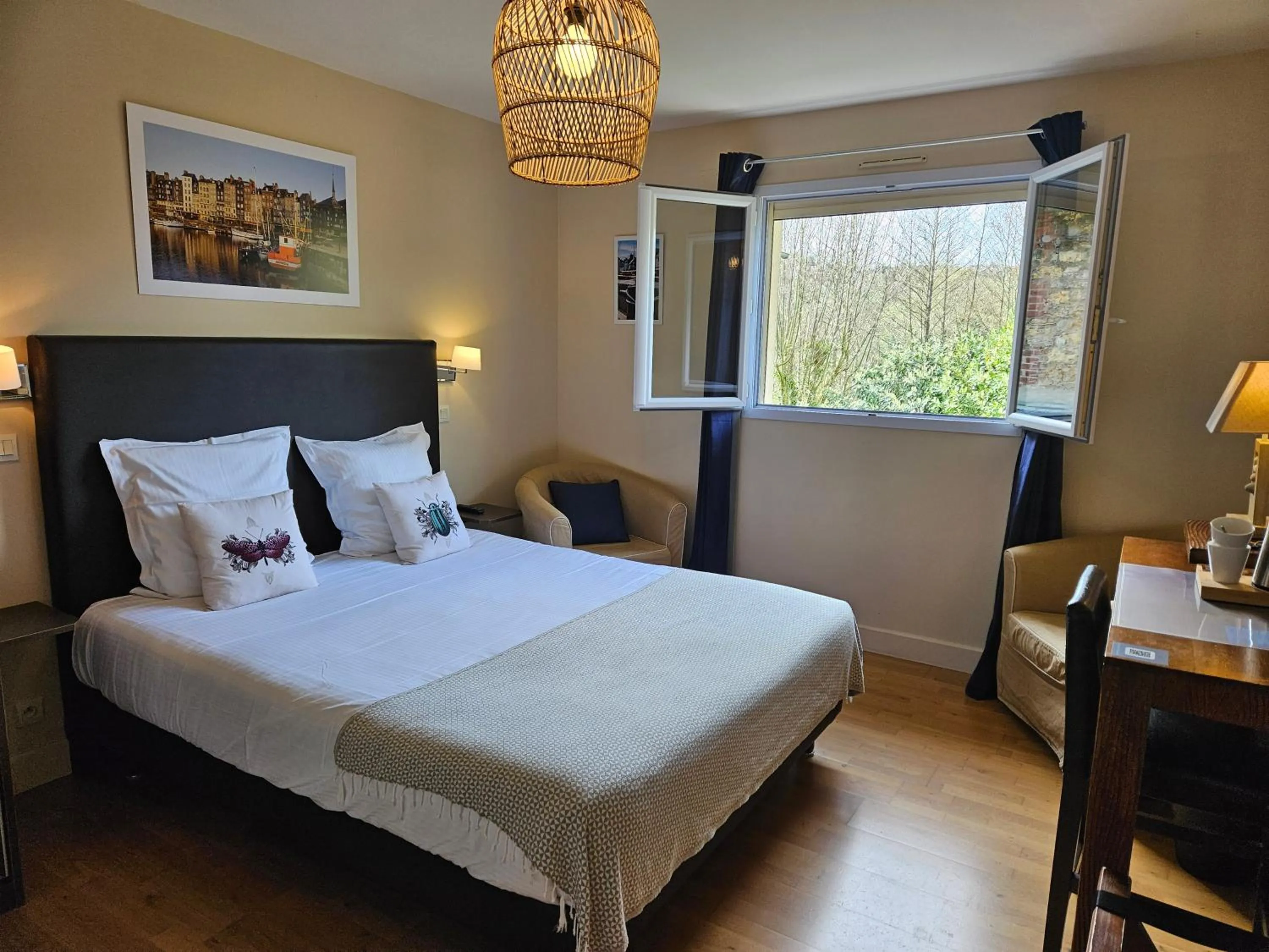 Photo of the whole room, Bed in La Fraîchette-Hôtel & Spa