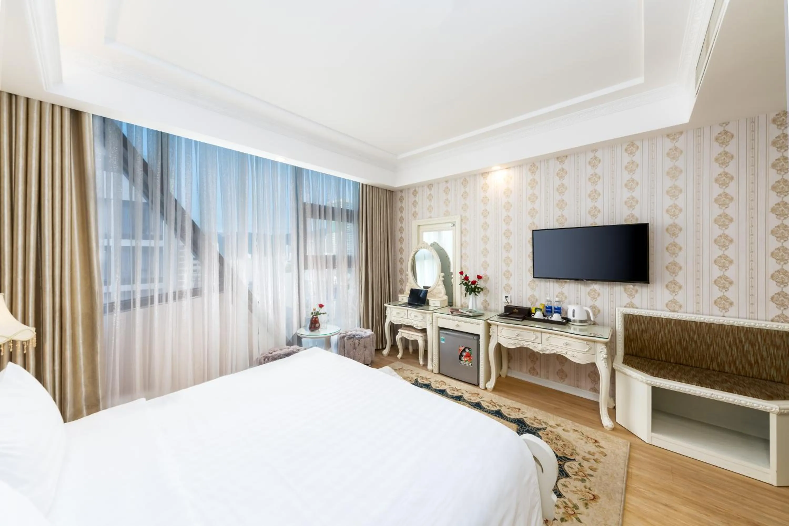 Photo of the whole room, Bed in Golden Rose Hotel