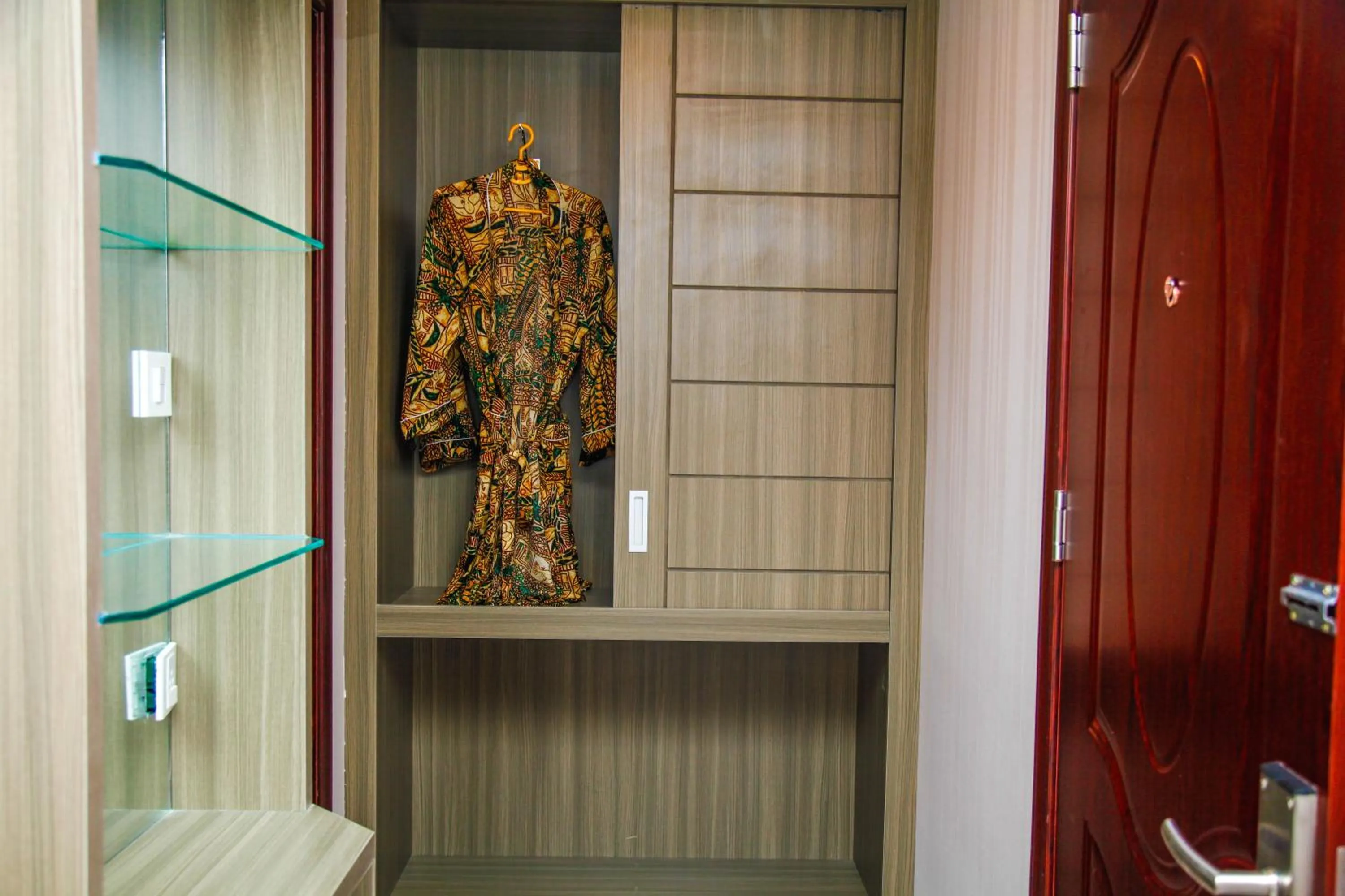 TV and multimedia in Golden Rose Hotel