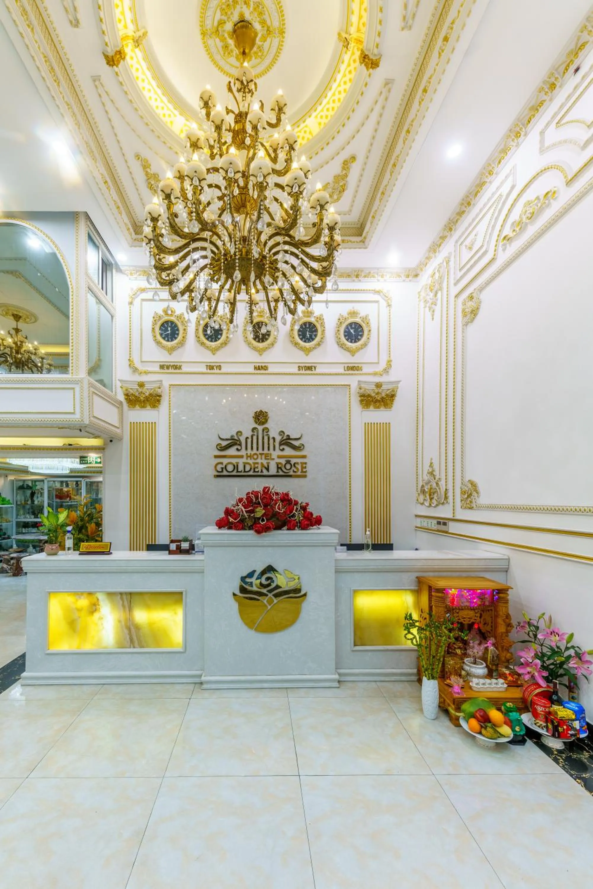 Lobby or reception in Golden Rose Hotel