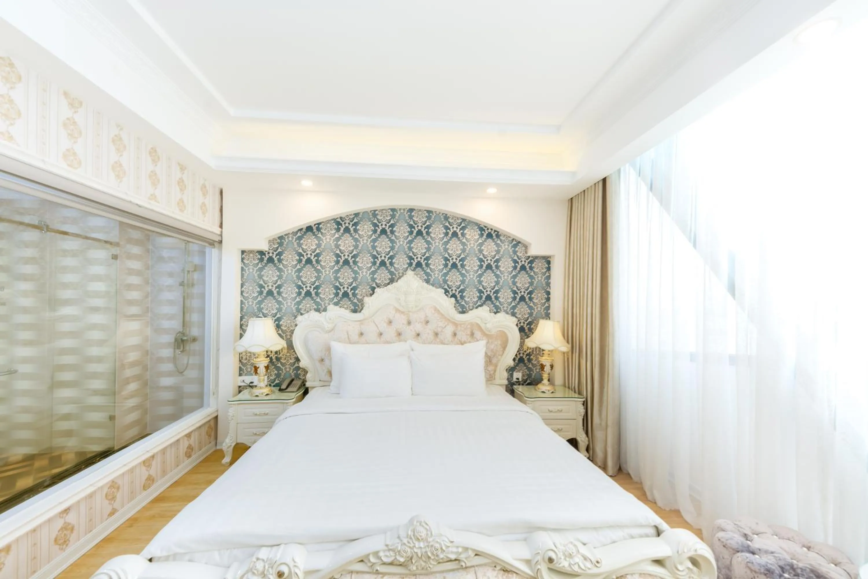 Bed in Golden Rose Hotel