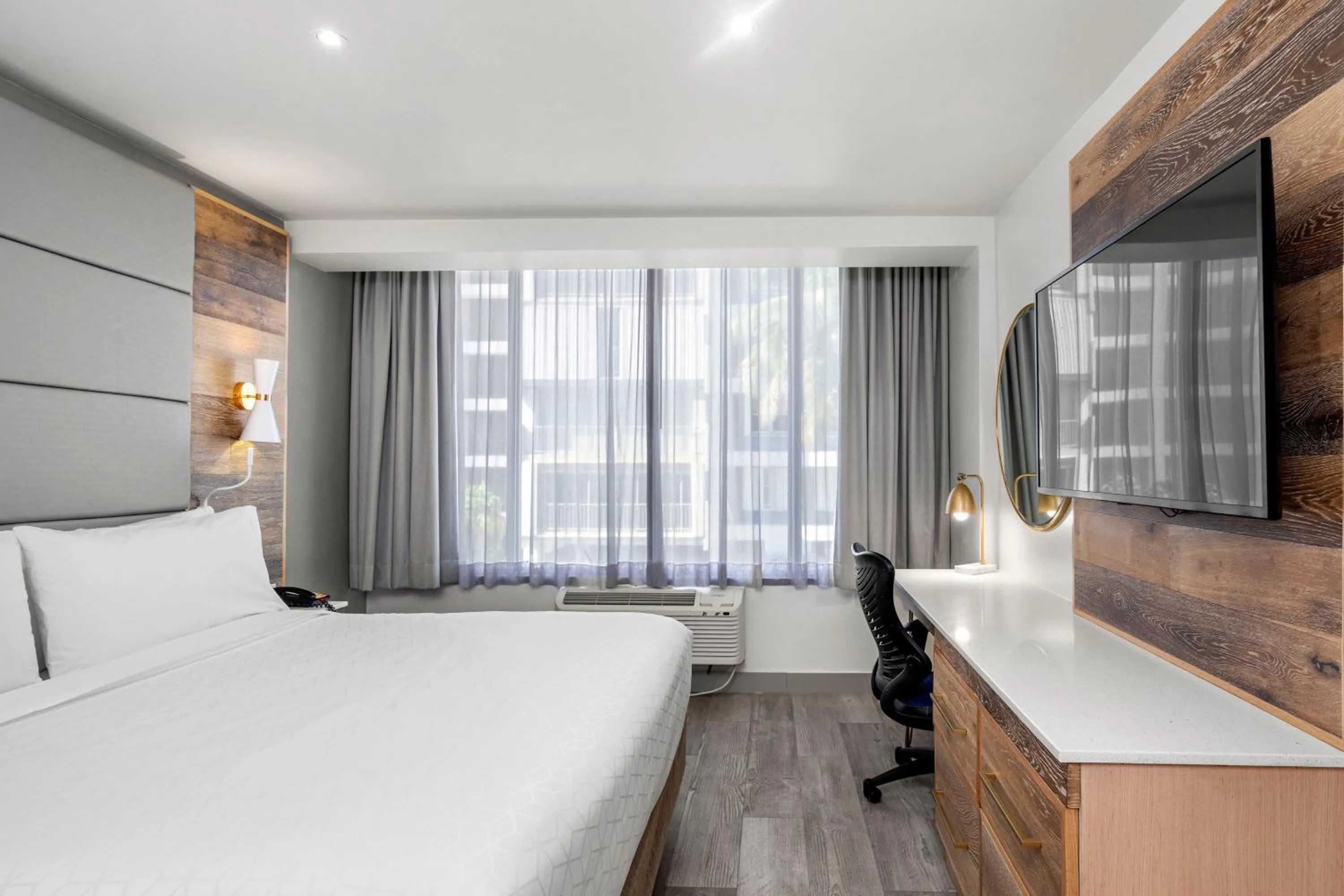 Photo of the whole room, Bed in Holiday Inn Express San Juan Condado by IHG