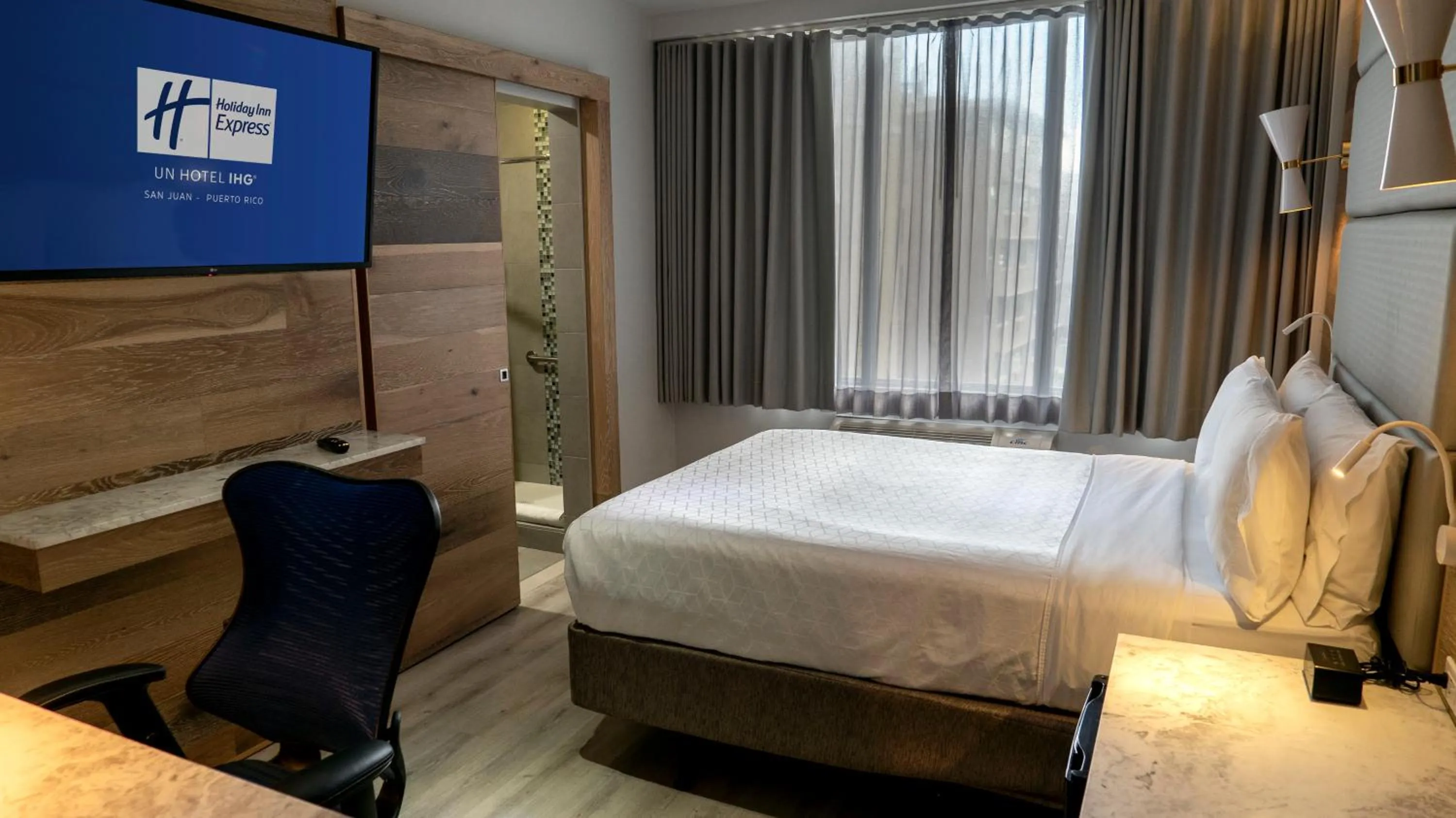 Photo of the whole room, Bed in Holiday Inn Express San Juan Condado by IHG