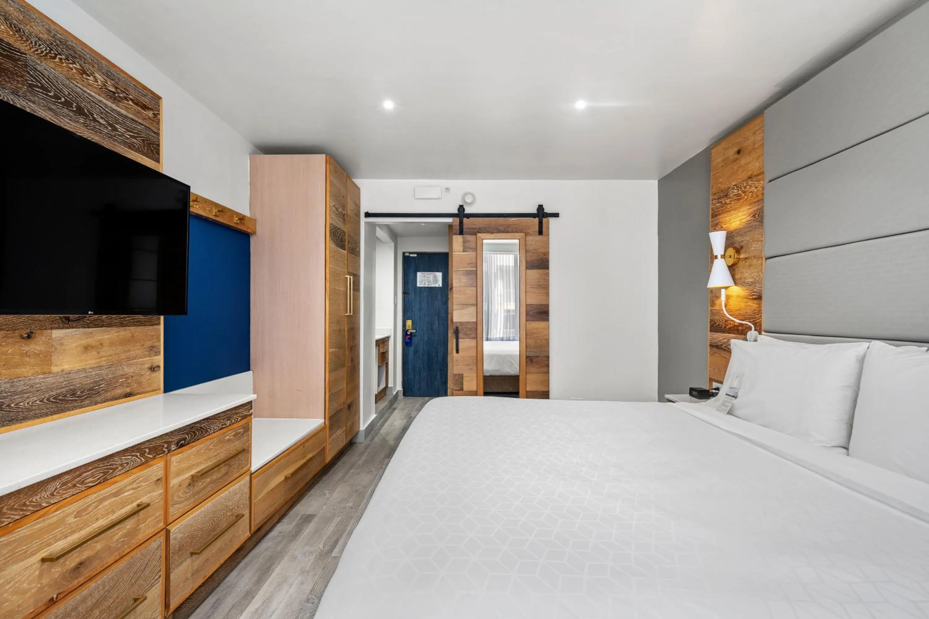 Photo of the whole room, Bed in Holiday Inn Express San Juan Condado by IHG