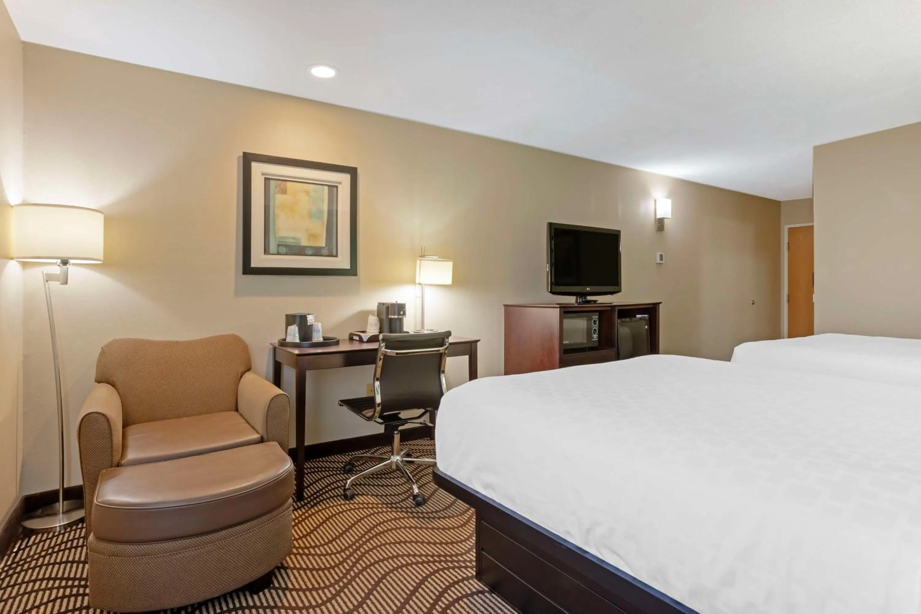 Bedroom, Bed in Best Western Plus Lonoke Hotel