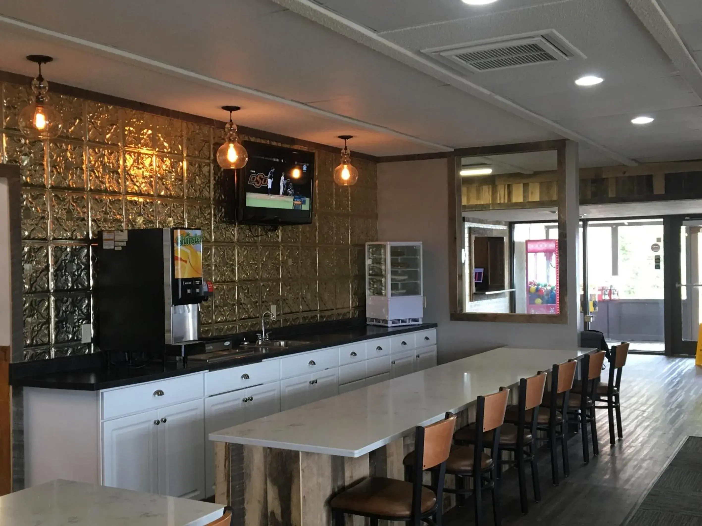 Food and drinks in Sunlac Inn Lakota Food and drinks in Sunlac Inn Lakota