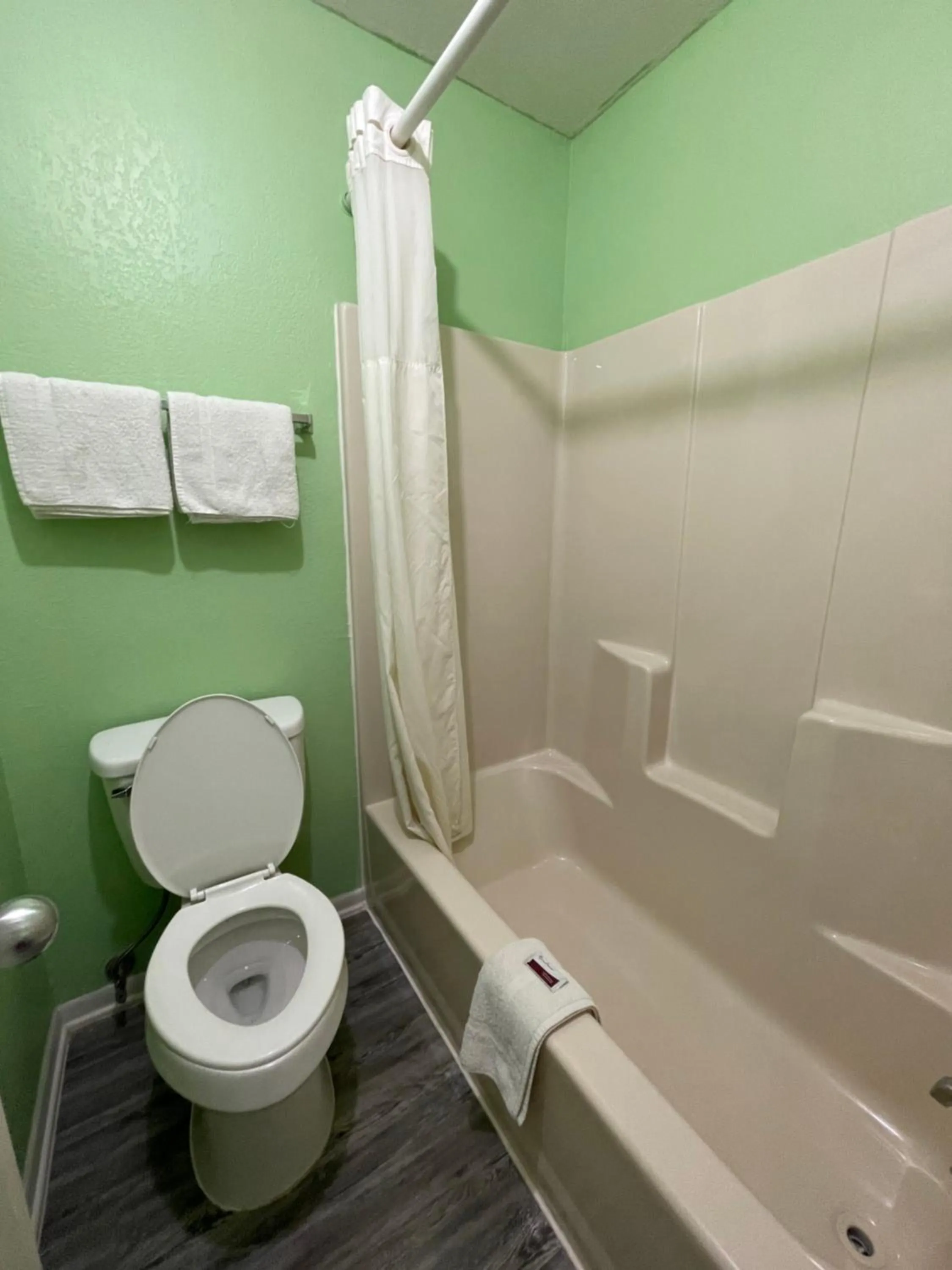 Bathroom in Relax Inn Dublin