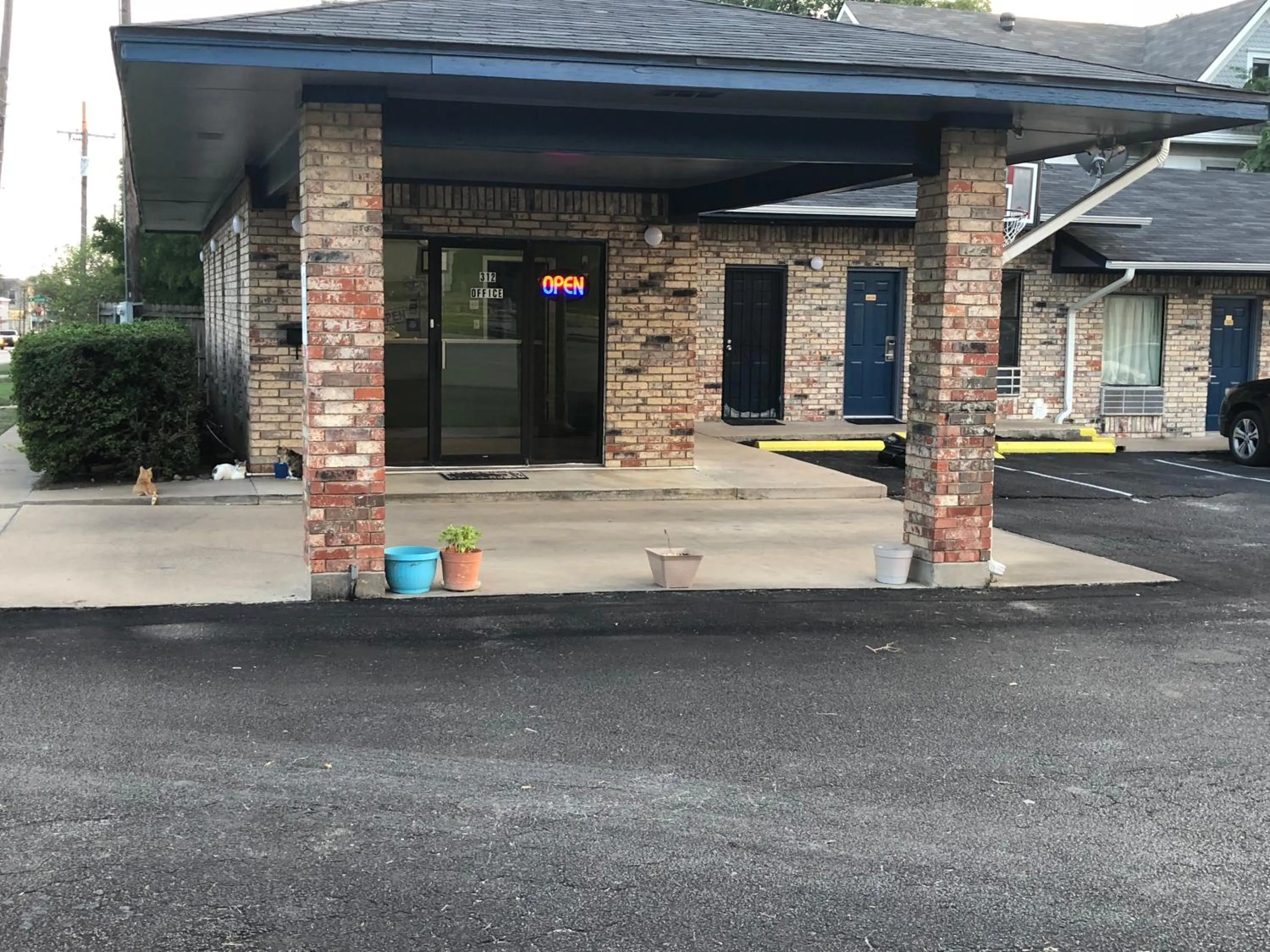 Facade/entrance in Relax Inn Dublin