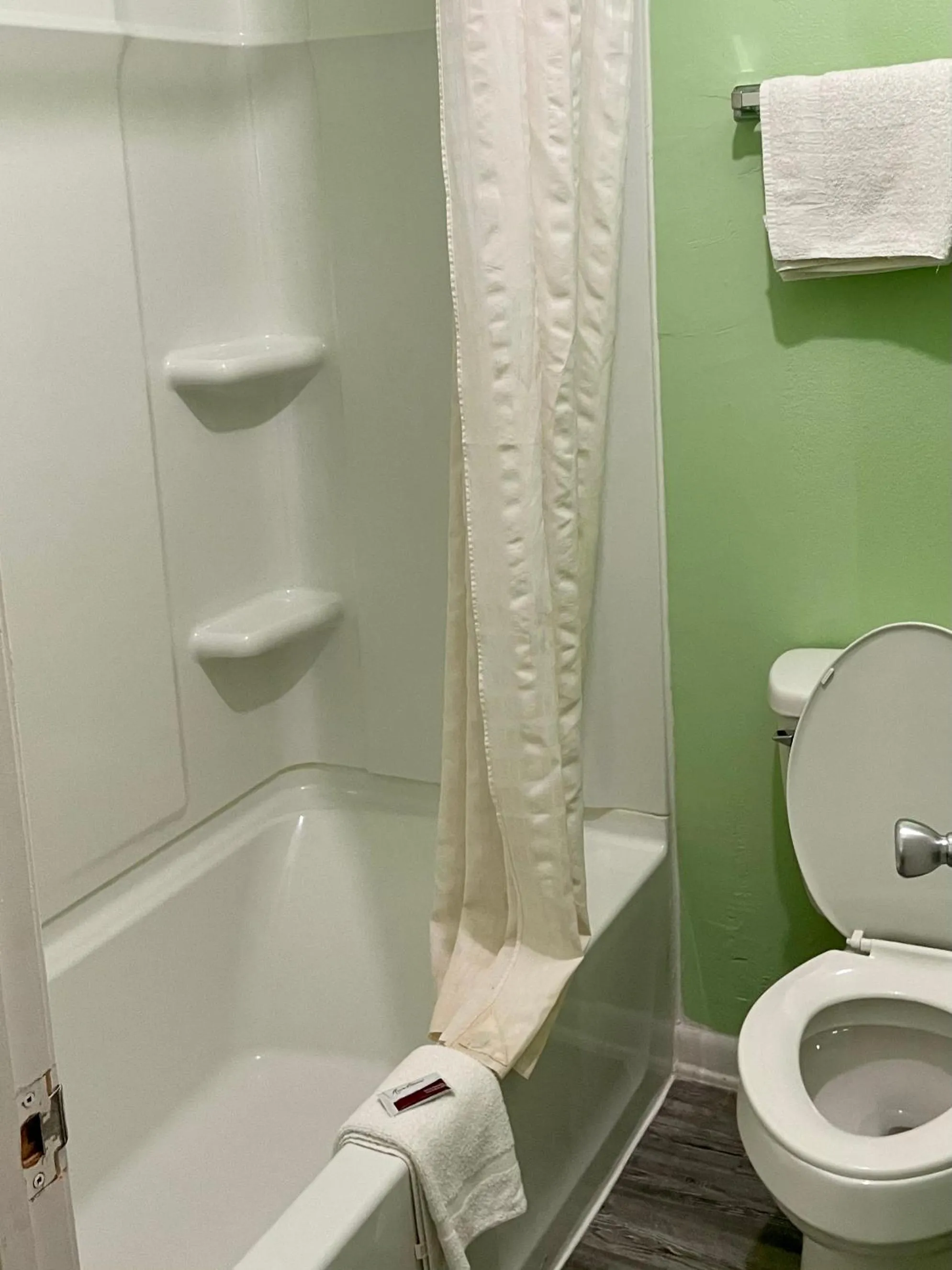 Bathroom in Relax Inn Dublin