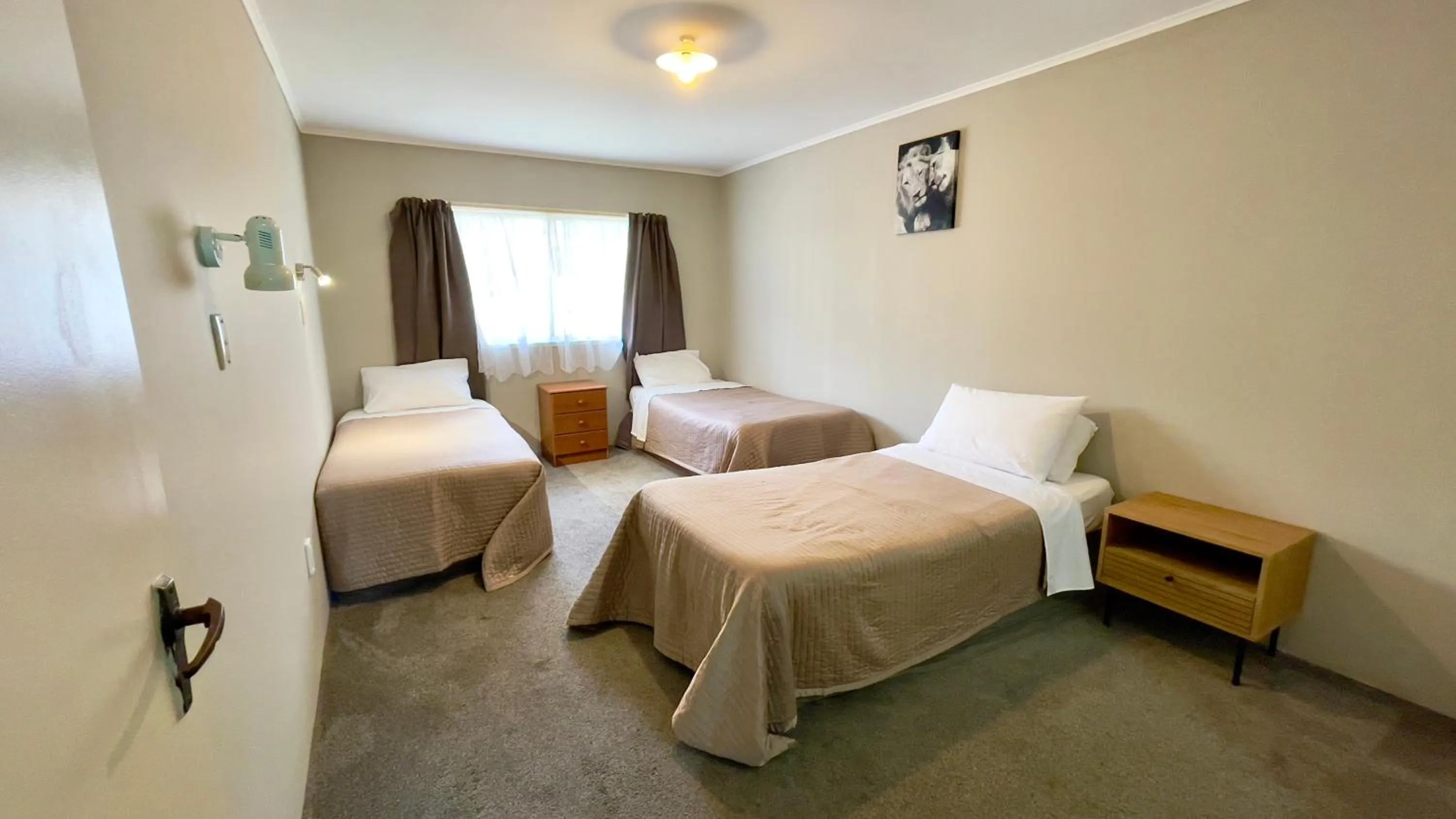 Bed in Waiuku Motel