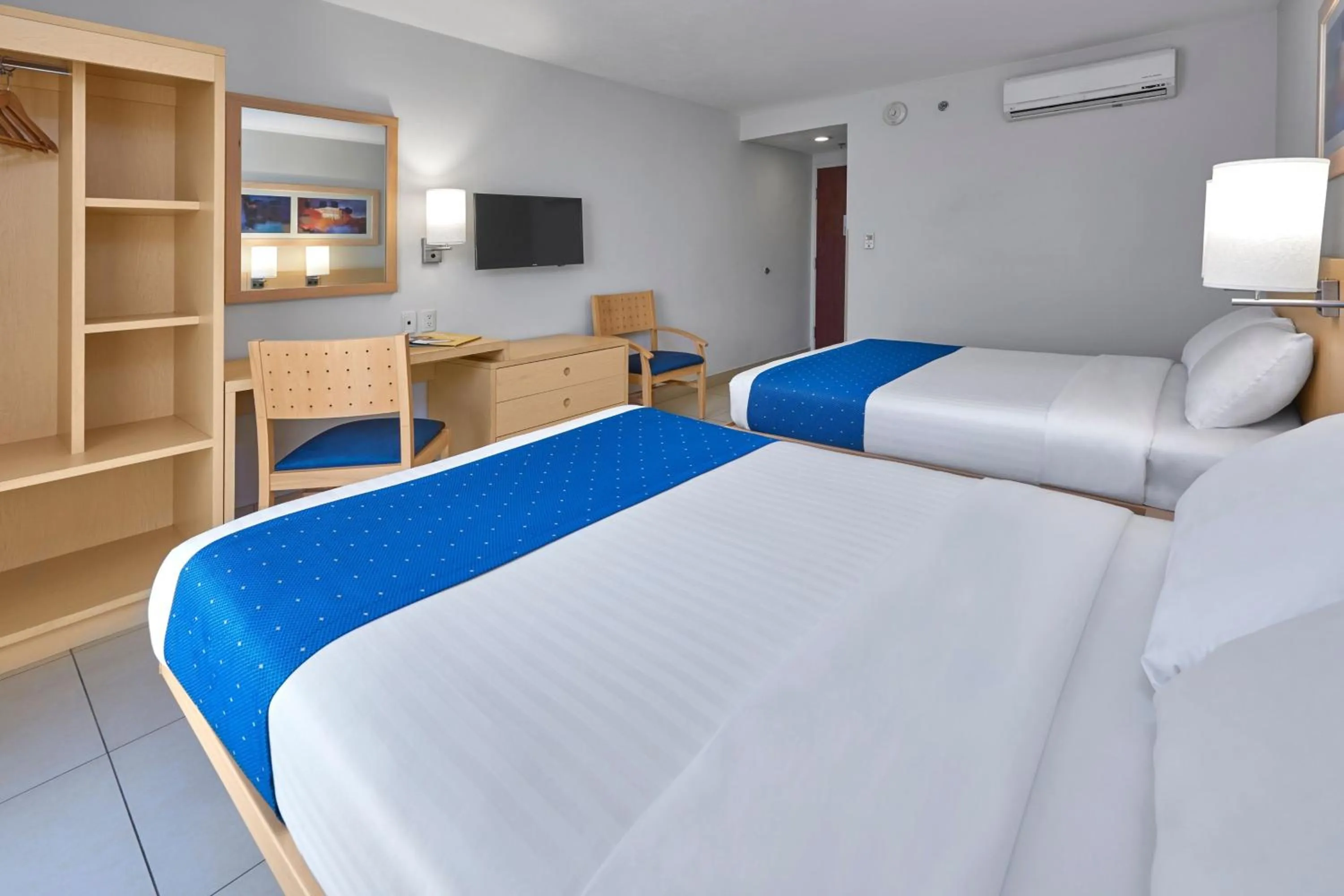 Photo of the whole room, Bed in City Express by Marriott Xalapa