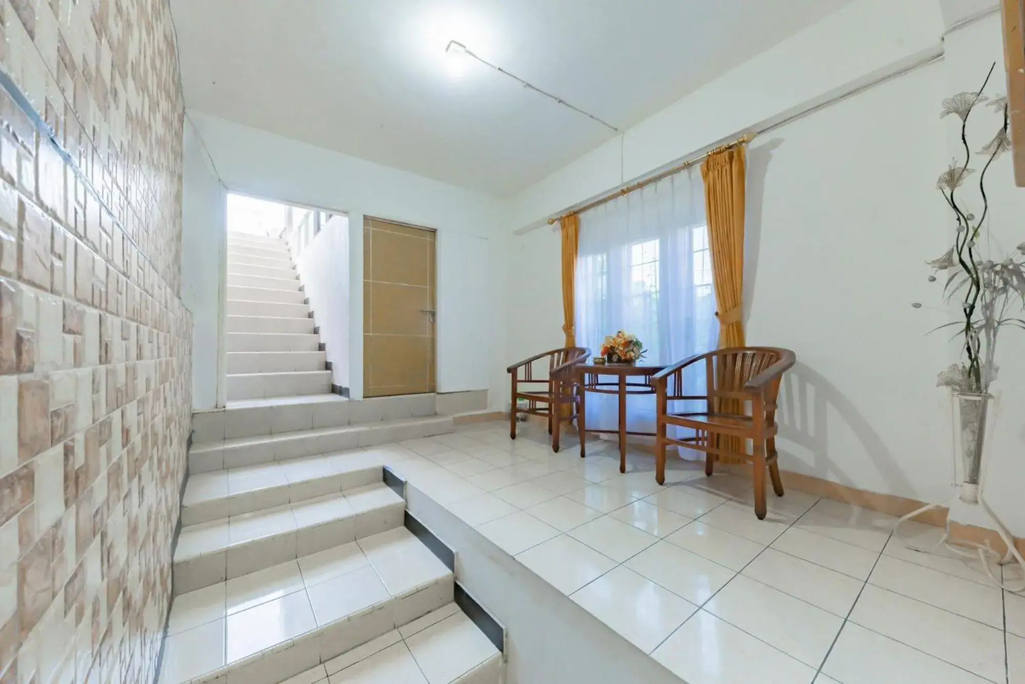 Property building in RedDoorz Syariah near Taman Bekapai 2 Property building in RedDoorz Syariah near Taman Bekapai 2