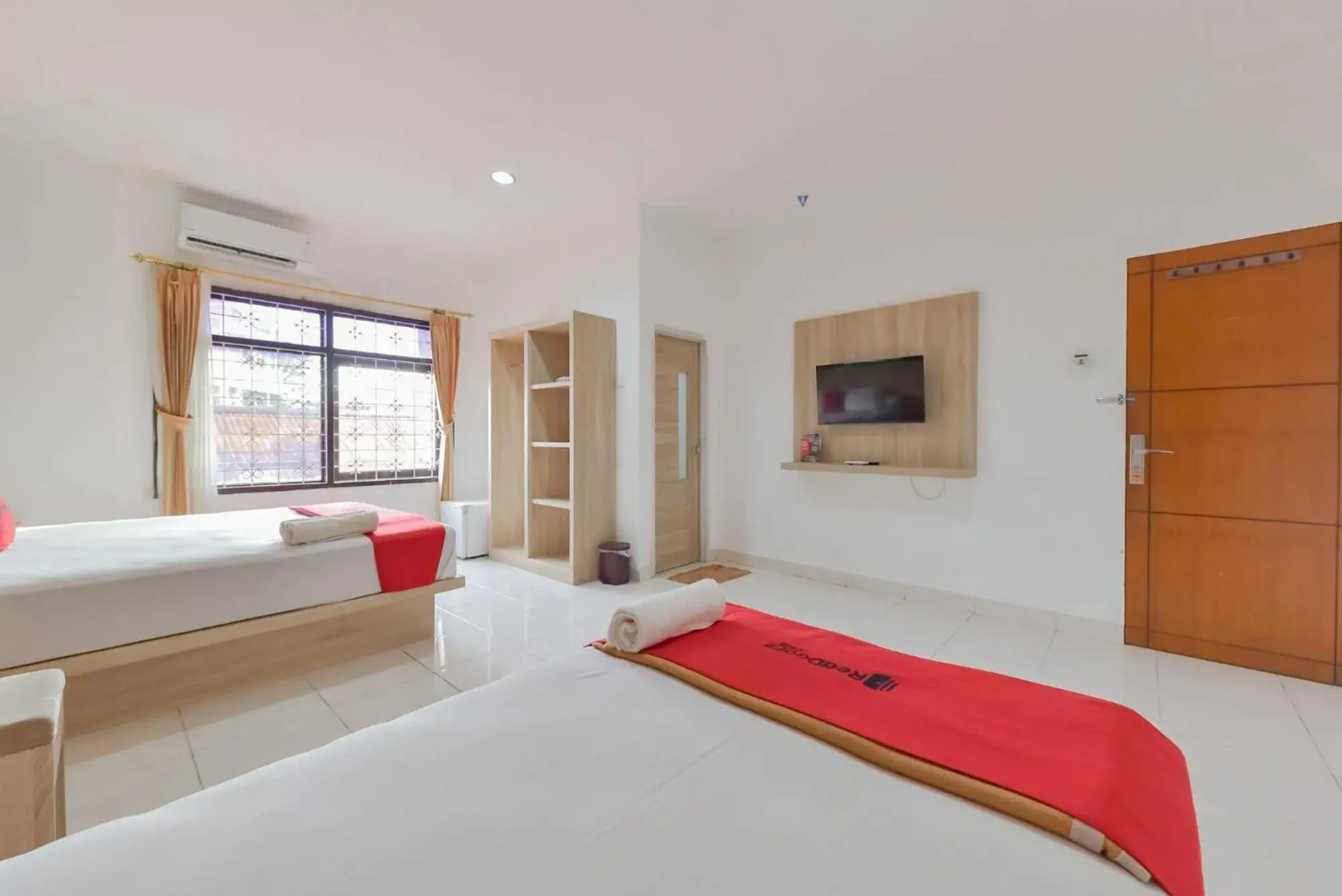 Bed in RedDoorz Syariah near Taman Bekapai 2 Bed in RedDoorz Syariah near Taman Bekapai 2