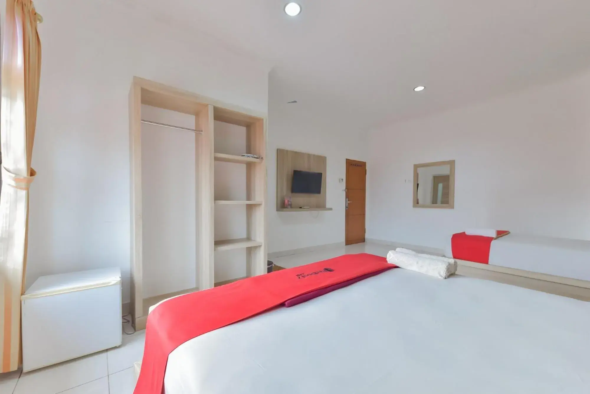 Bed in RedDoorz Syariah near Taman Bekapai 2 Bed in RedDoorz Syariah near Taman Bekapai 2