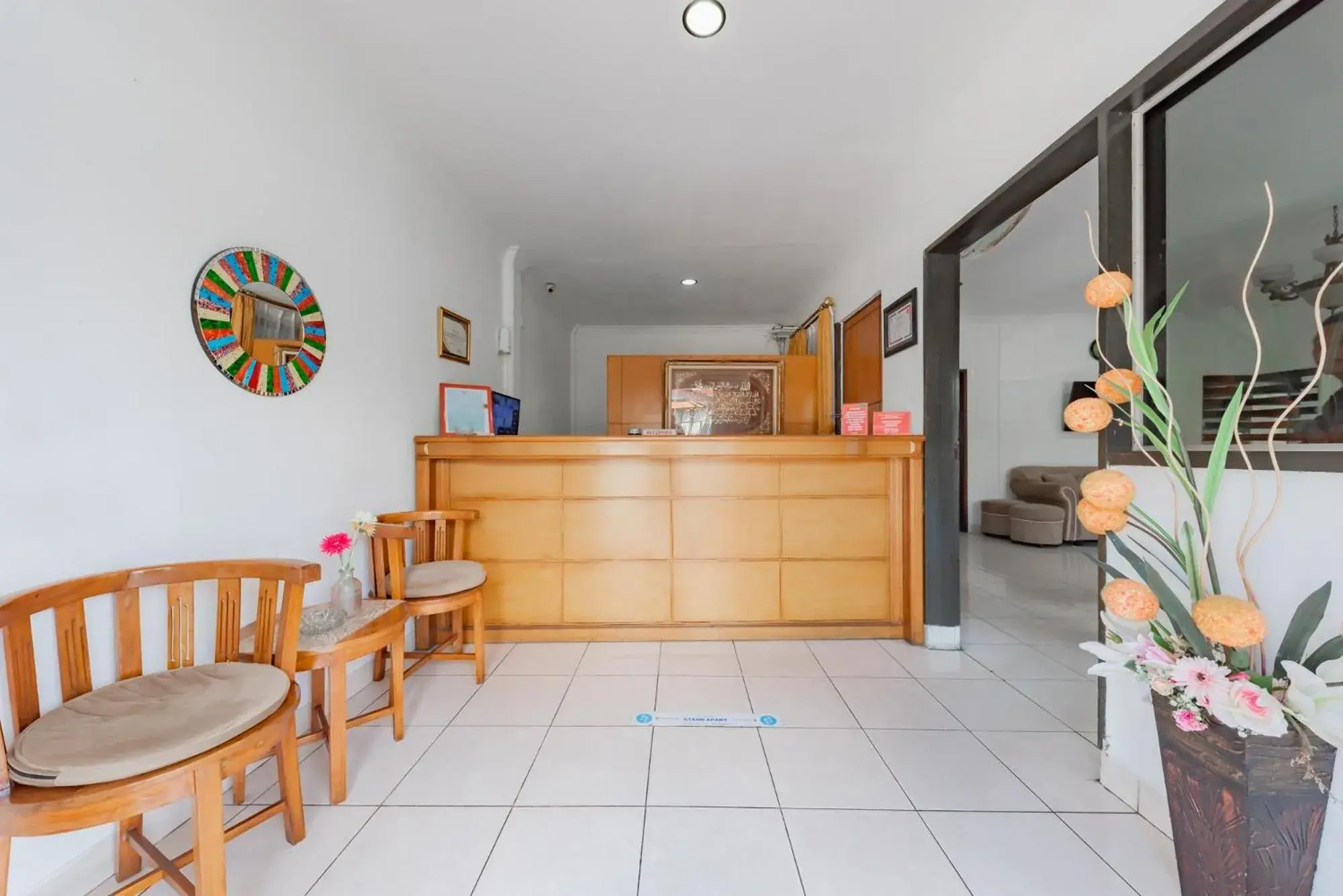 Lobby or reception in RedDoorz Syariah near Taman Bekapai 2 Lobby or reception in RedDoorz Syariah near Taman Bekapai 2