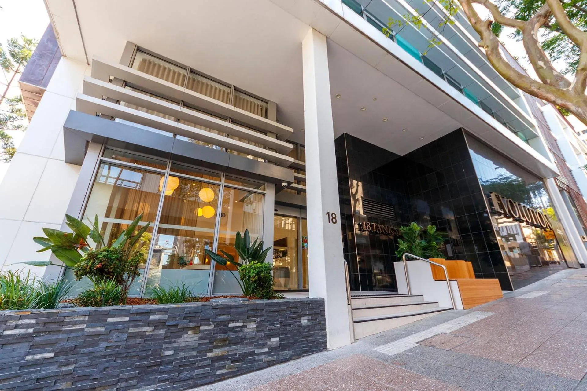 Facade/entrance in Evolution Apartments