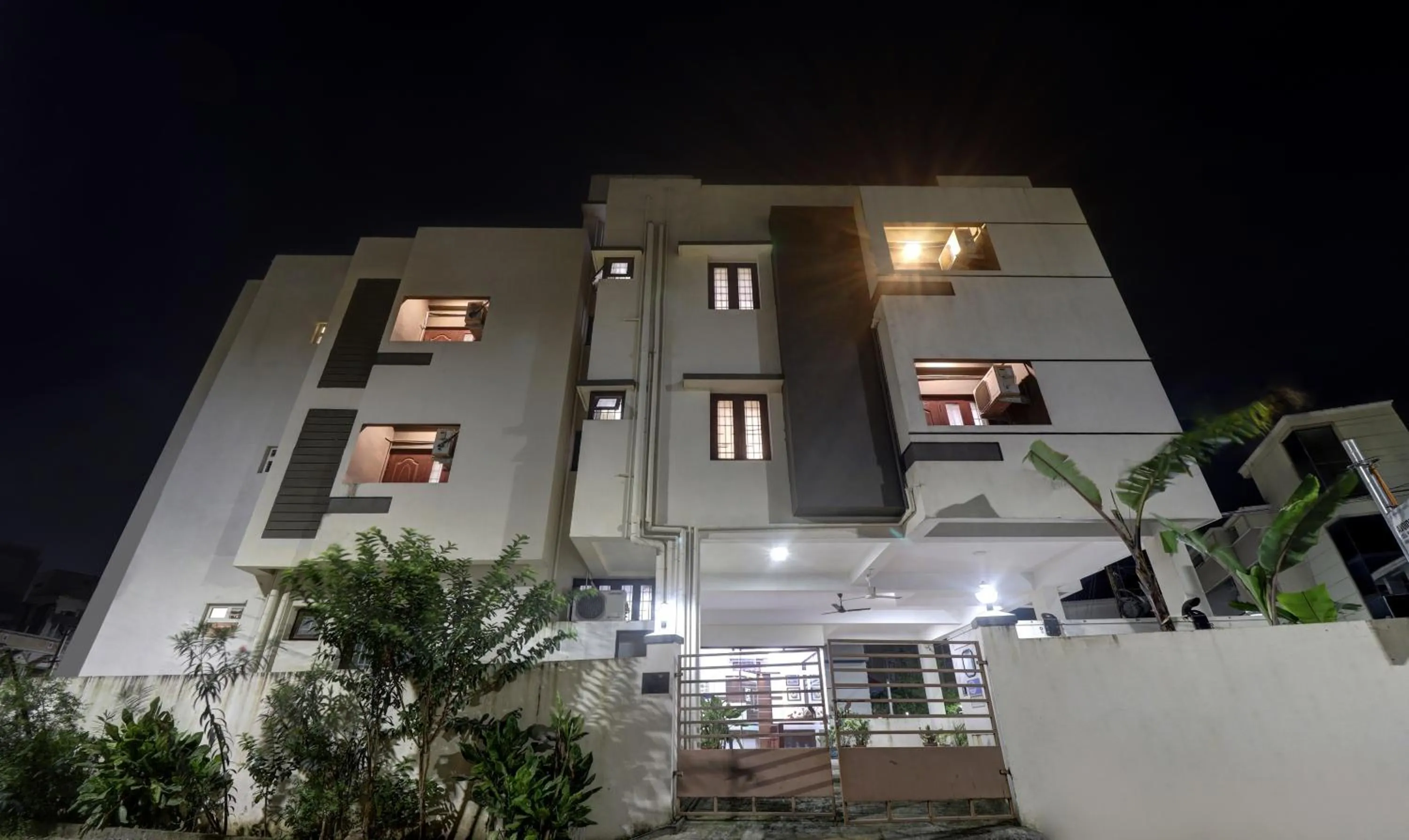 Property building in Itsy Hotels Rithika Inn Blossoms