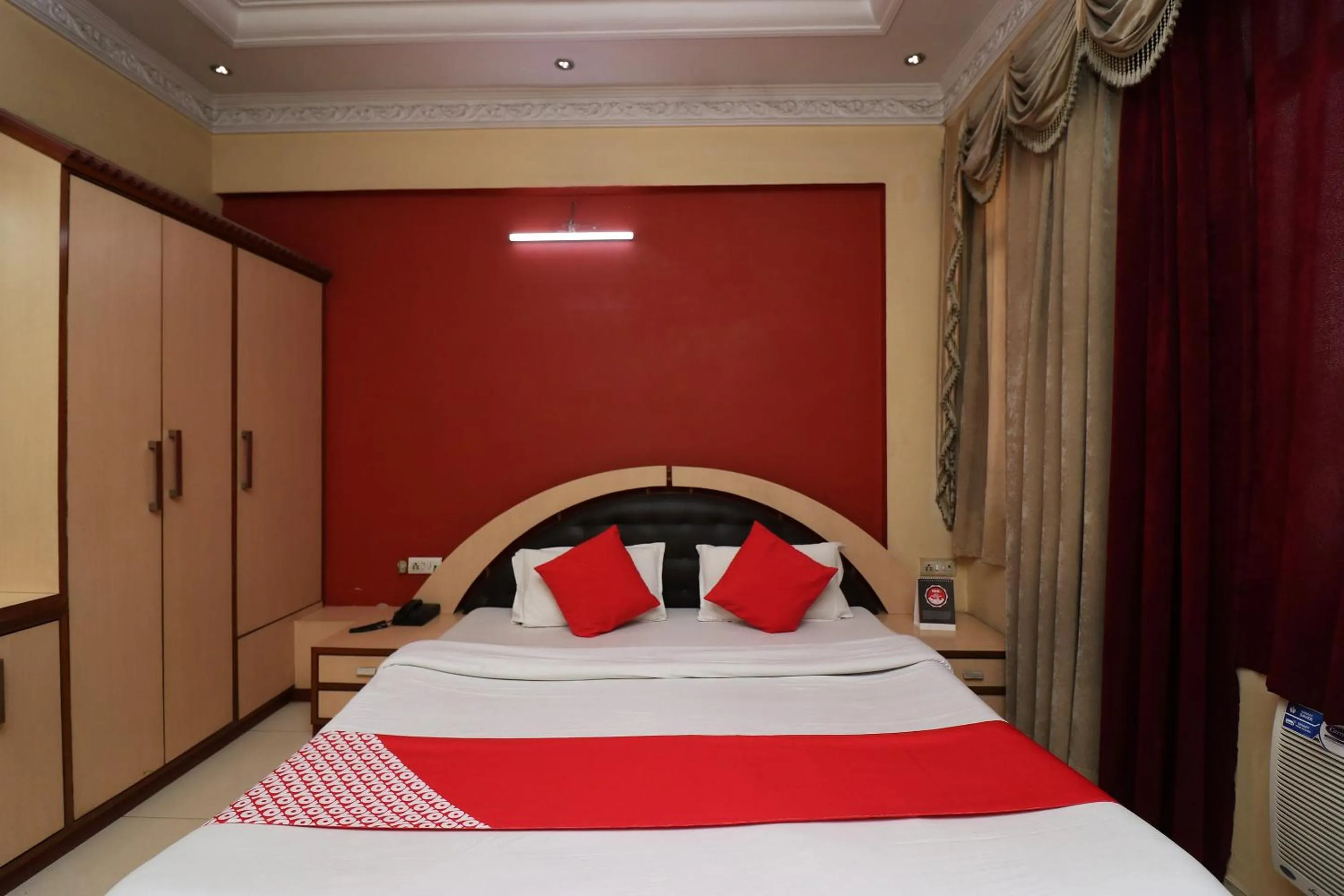 Bedroom, Bed in Super Hotel O Akash Regency