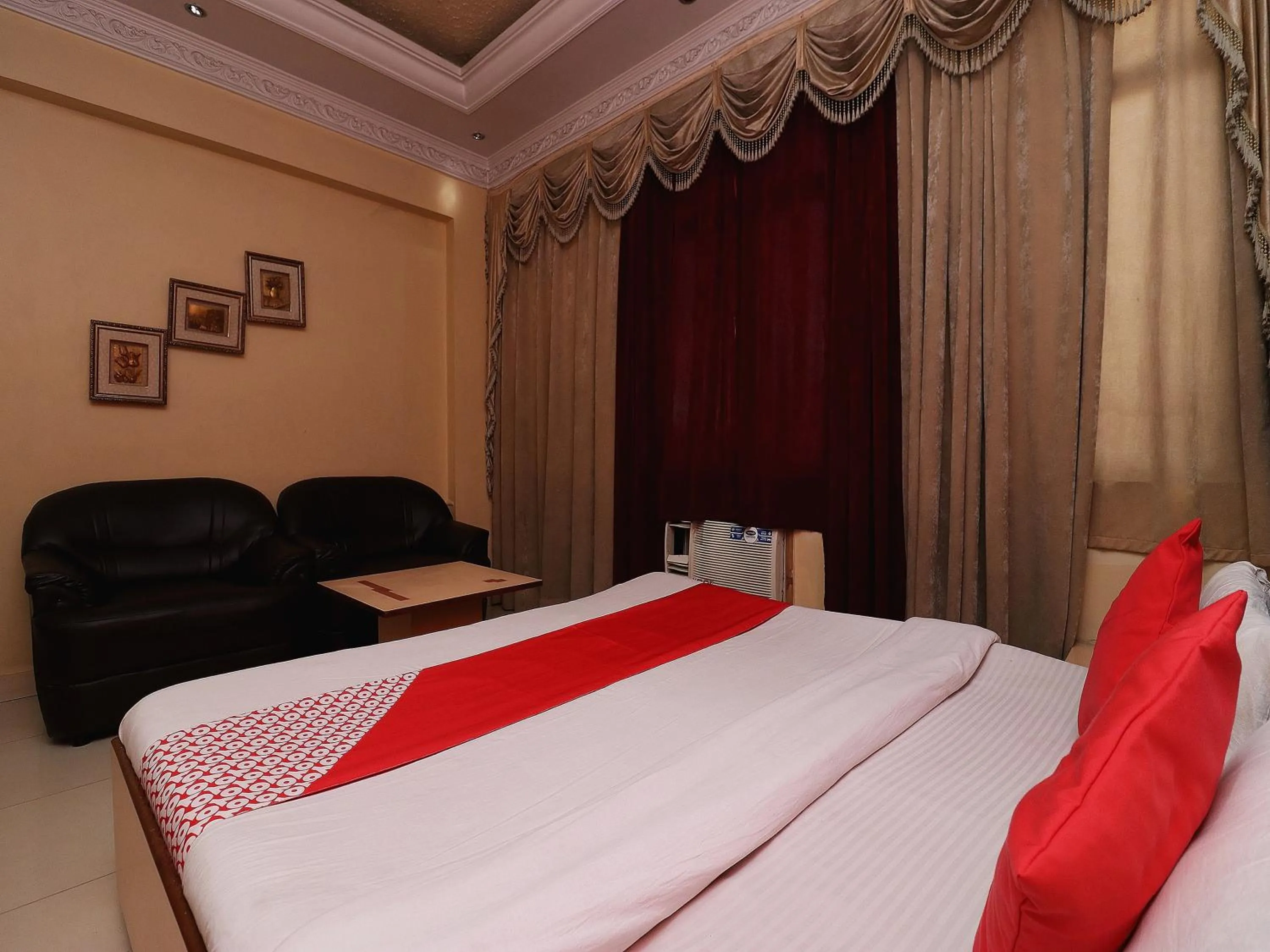 Bedroom, Bed in Super Hotel O Akash Regency