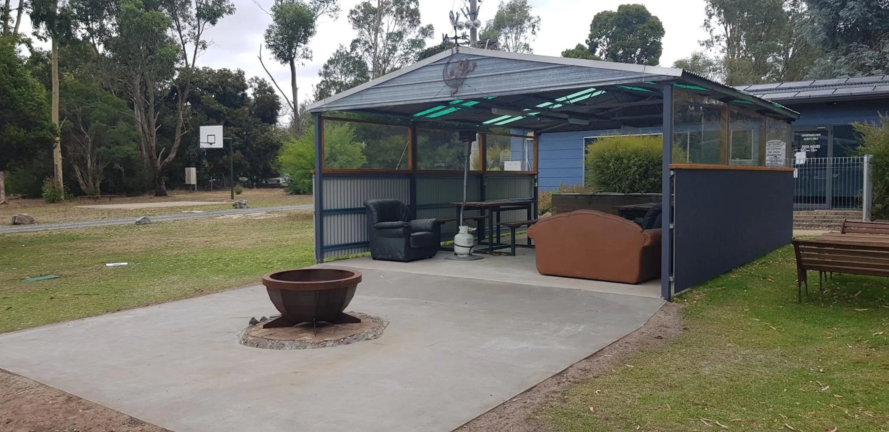flat iron in Grampians View Cottages and Units