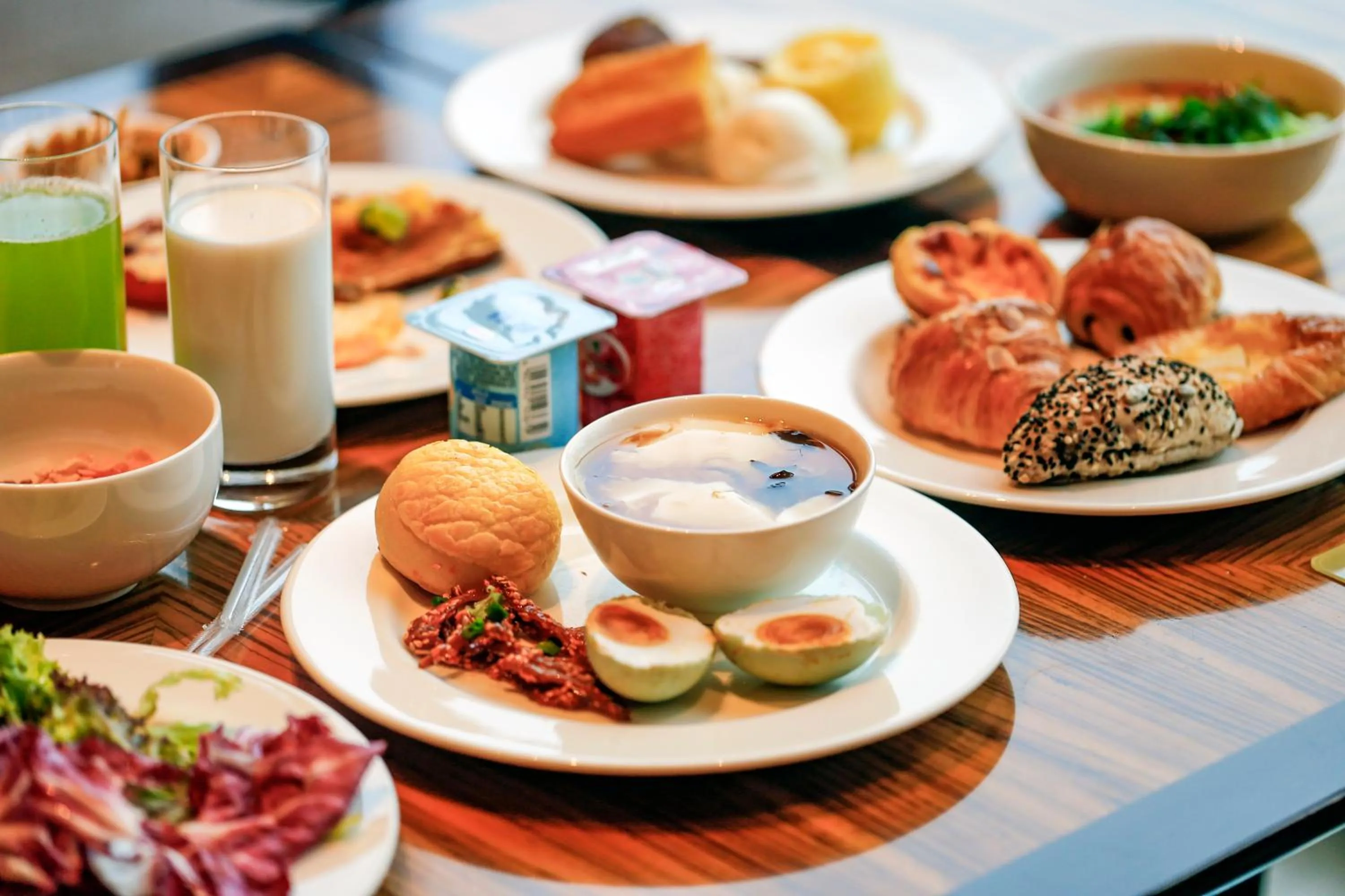 Breakfast in Grand Hotel Haikou - Managed by Accor
