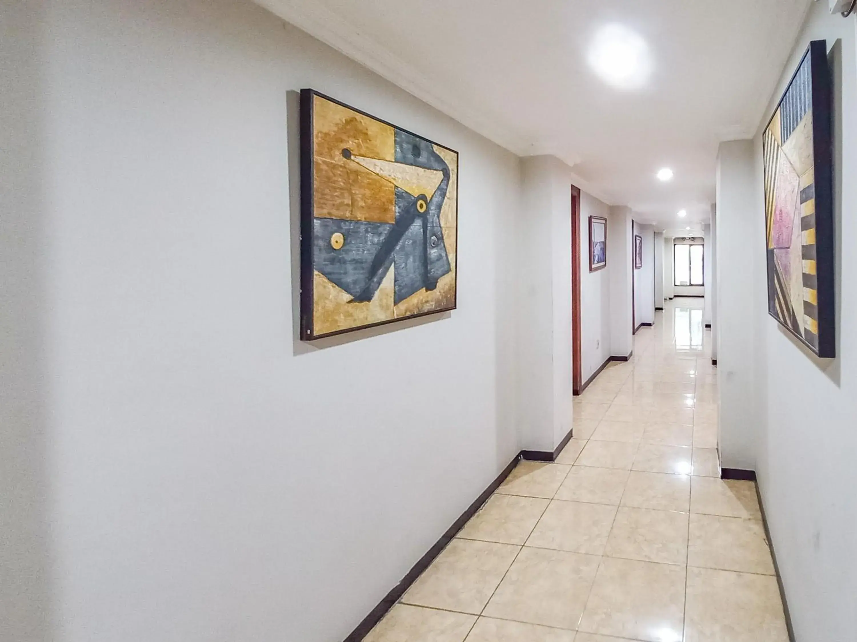 Property building in D Hans Hotel Syariah RedPartner near Wisata Religi Sunan Ampel Surabaya Property building in D Hans Hotel Syariah RedPartner near Wisata Religi Sunan Ampel Surabaya