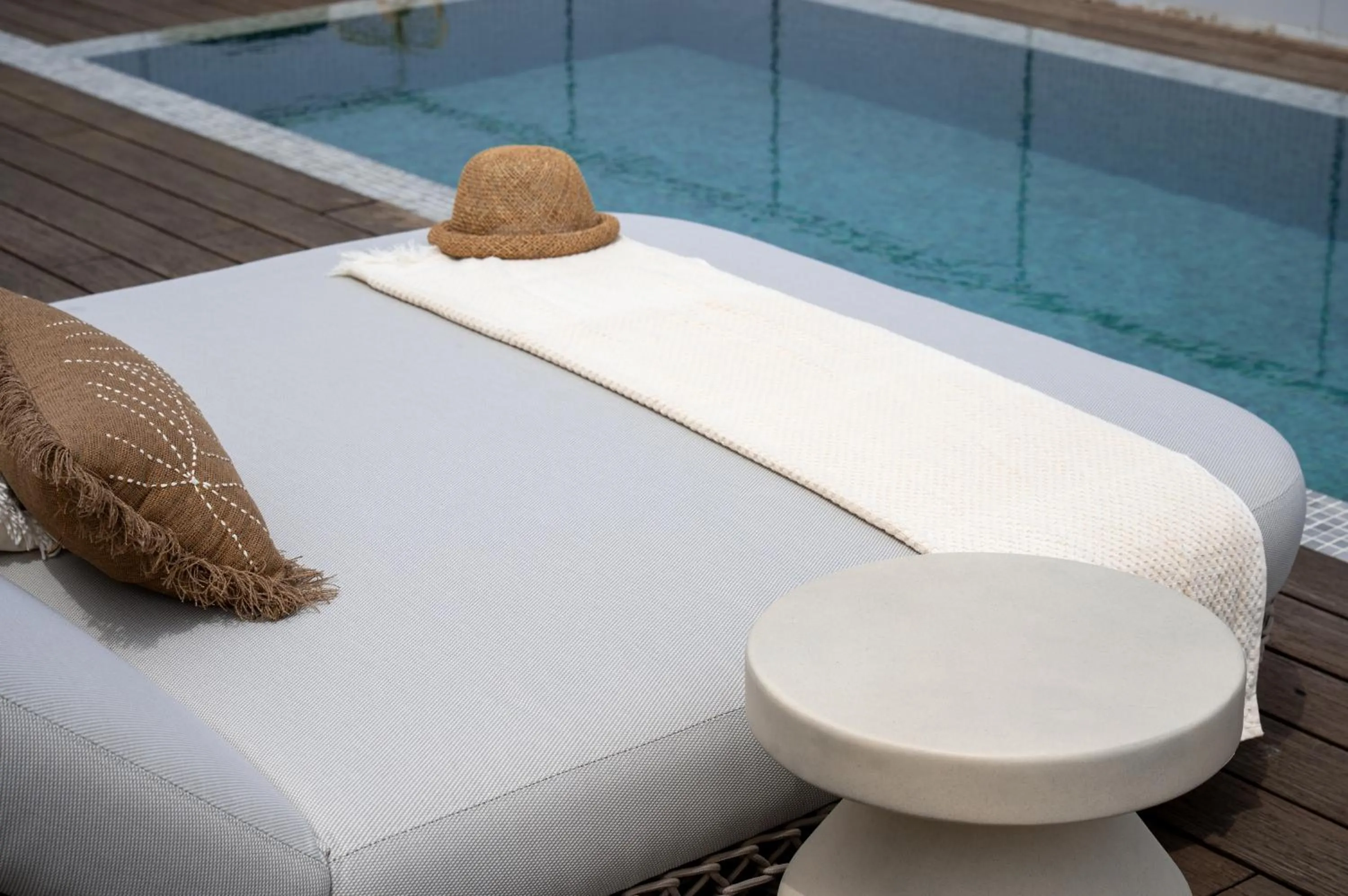 Seating area in Leonardo Plaza Haifa