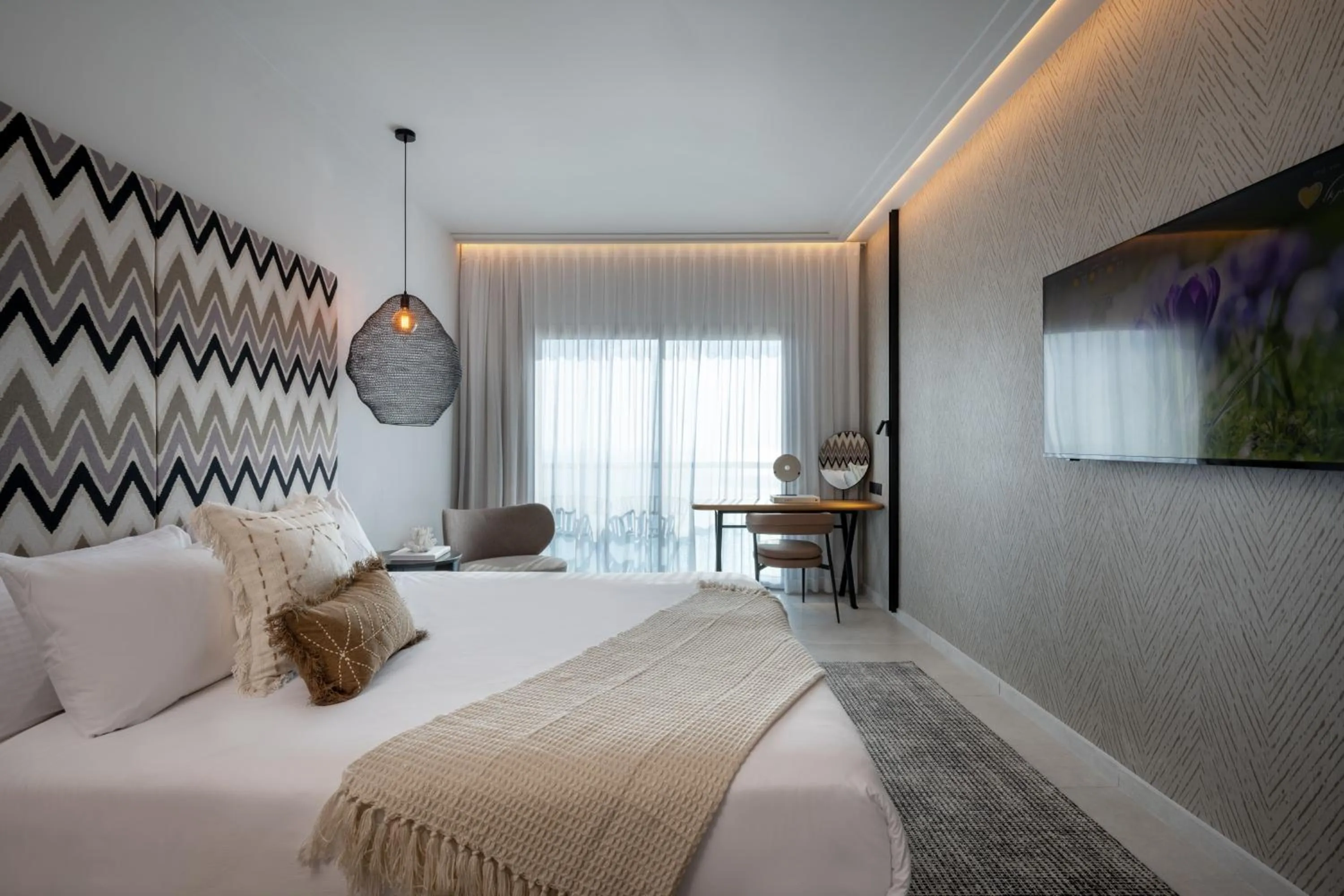 Bedroom, Bed in Leonardo Plaza Haifa