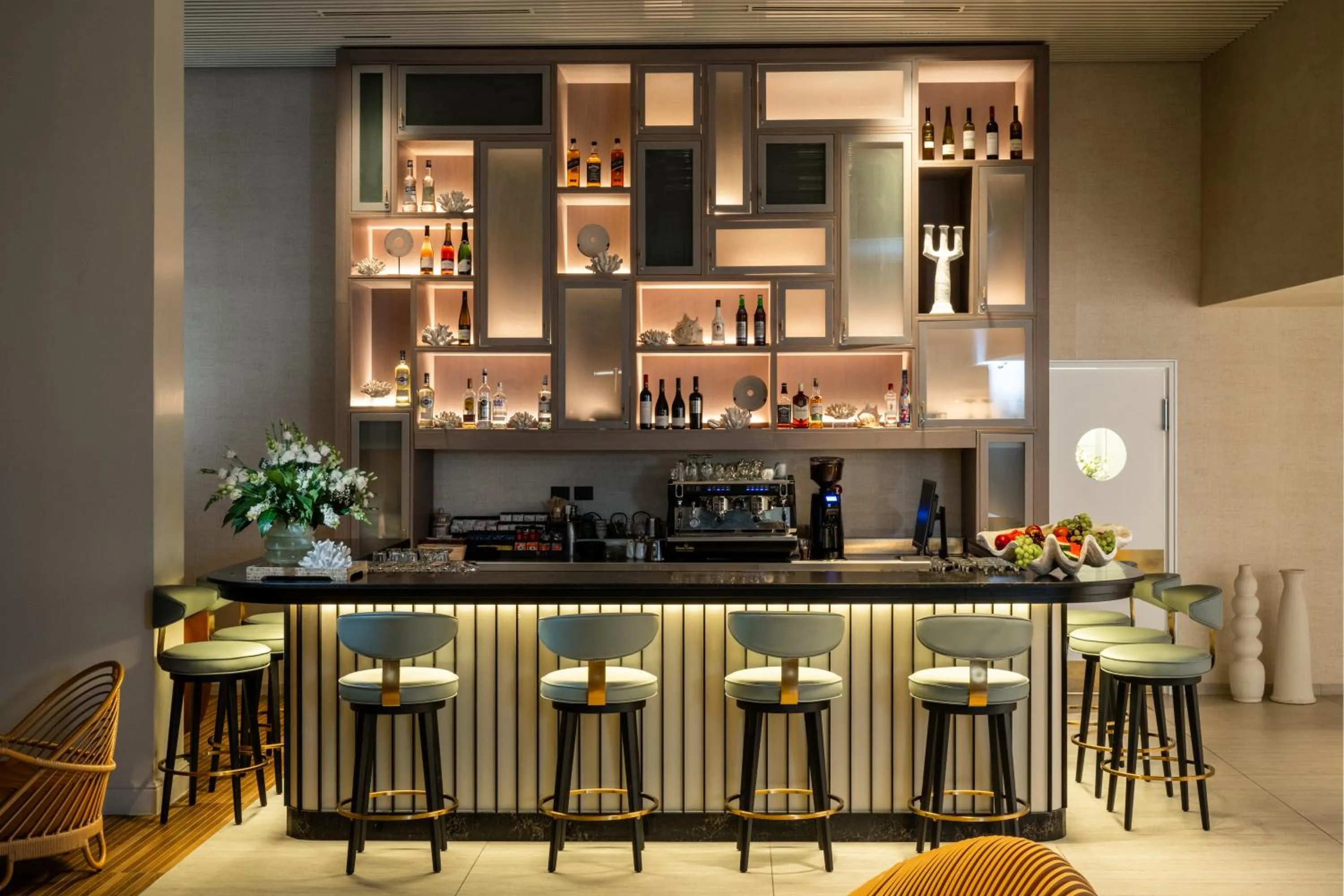 Lounge or bar in Leonardo Plaza Haifa