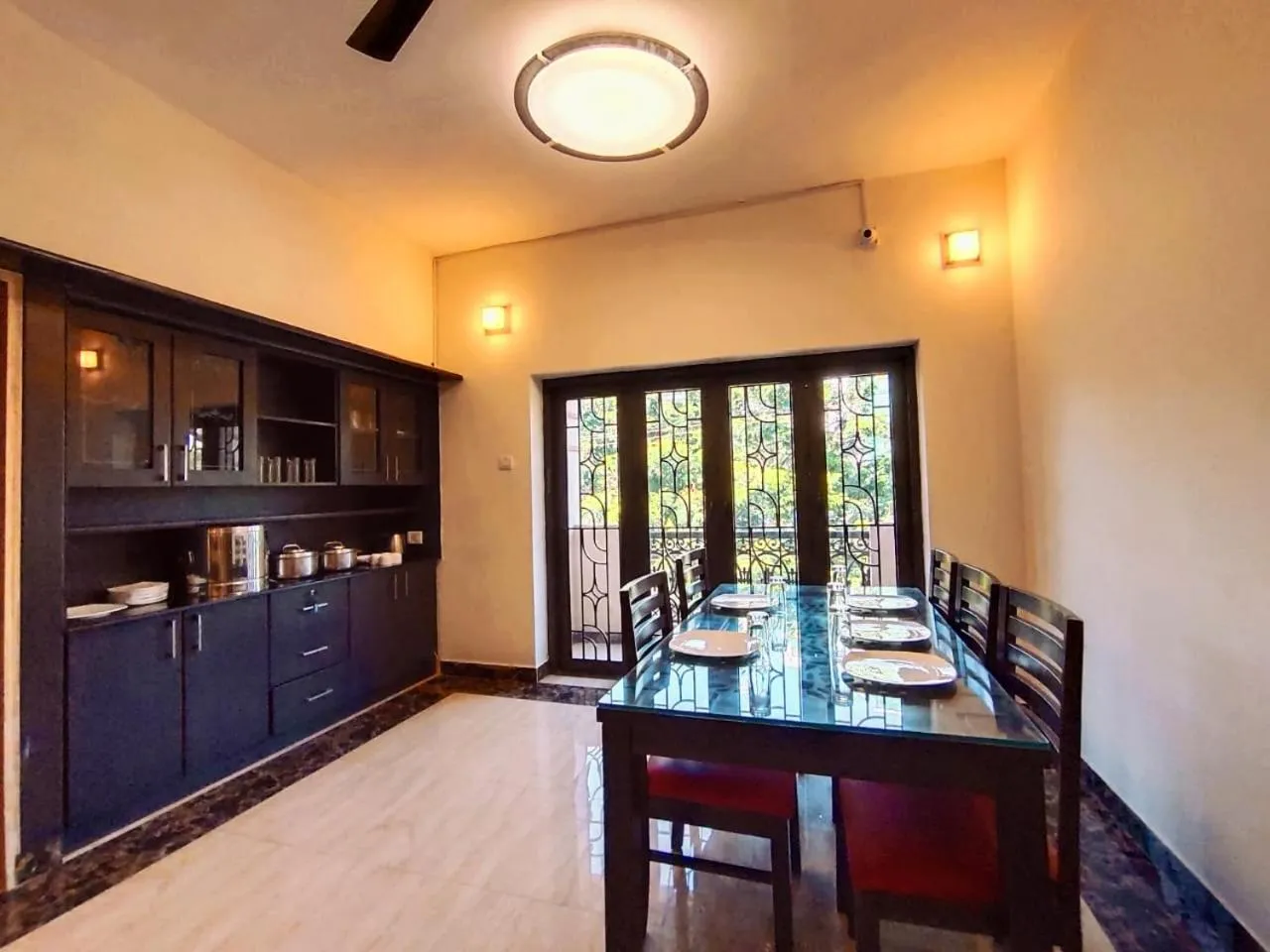 Breakfast in Neighbour Inn-Elite