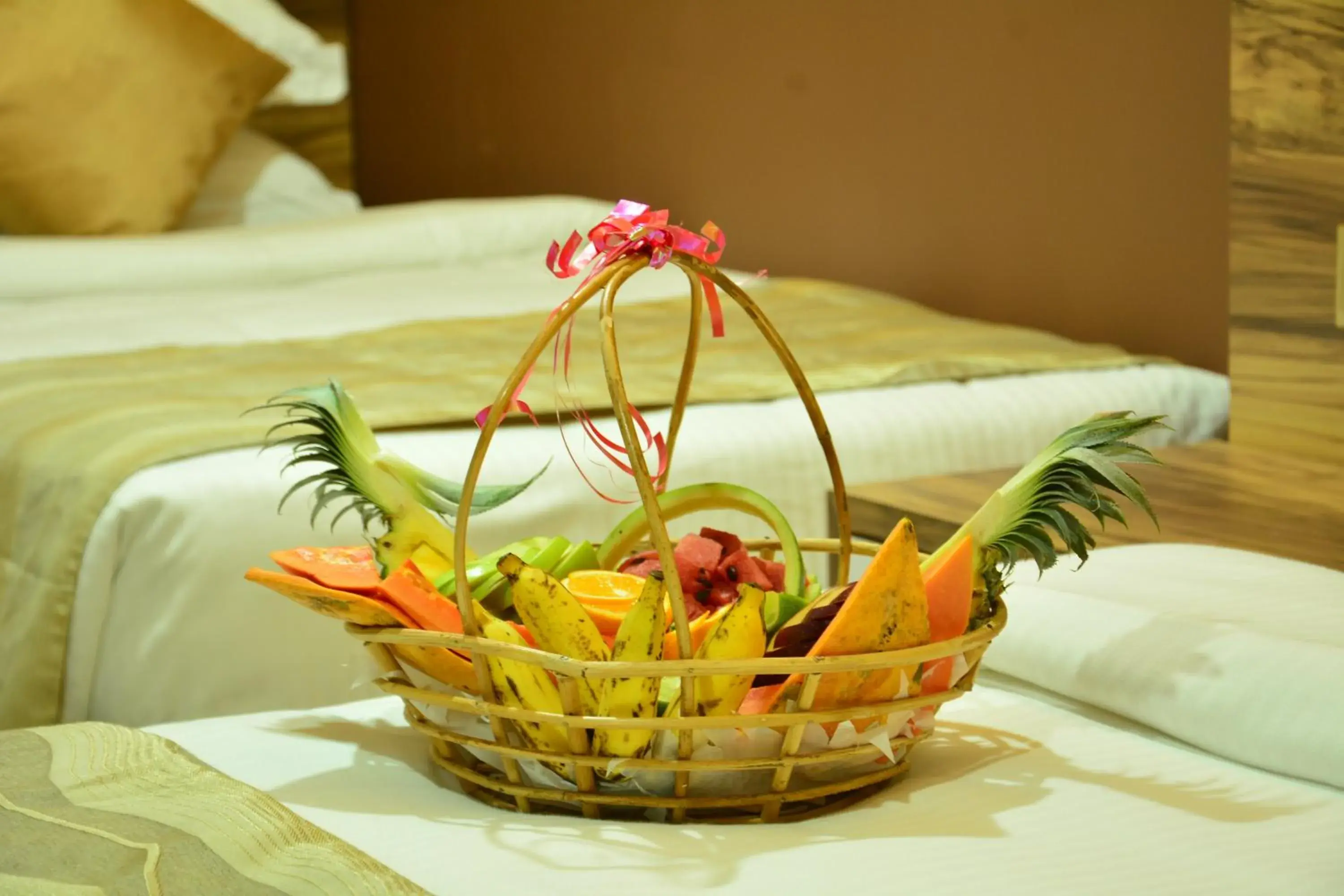 Food, Bed in Pearl City Hotel Food, Bed in Pearl City Hotel