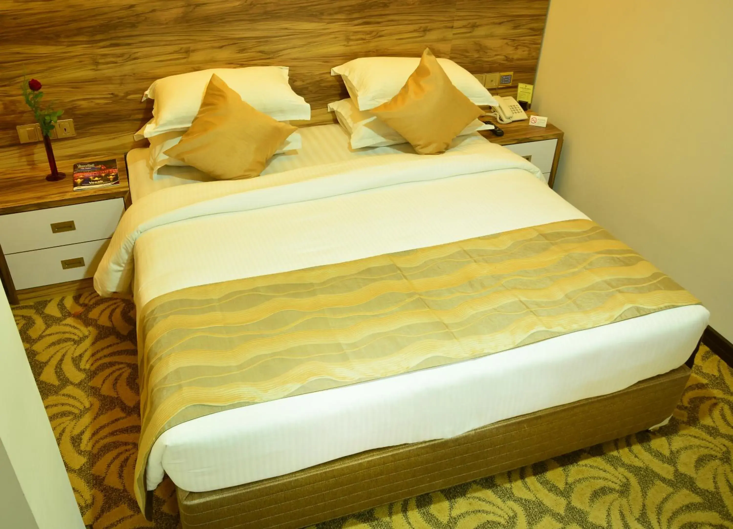 Photo of the whole room, Bed in Pearl City Hotel Photo of the whole room, Bed in Pearl City Hotel